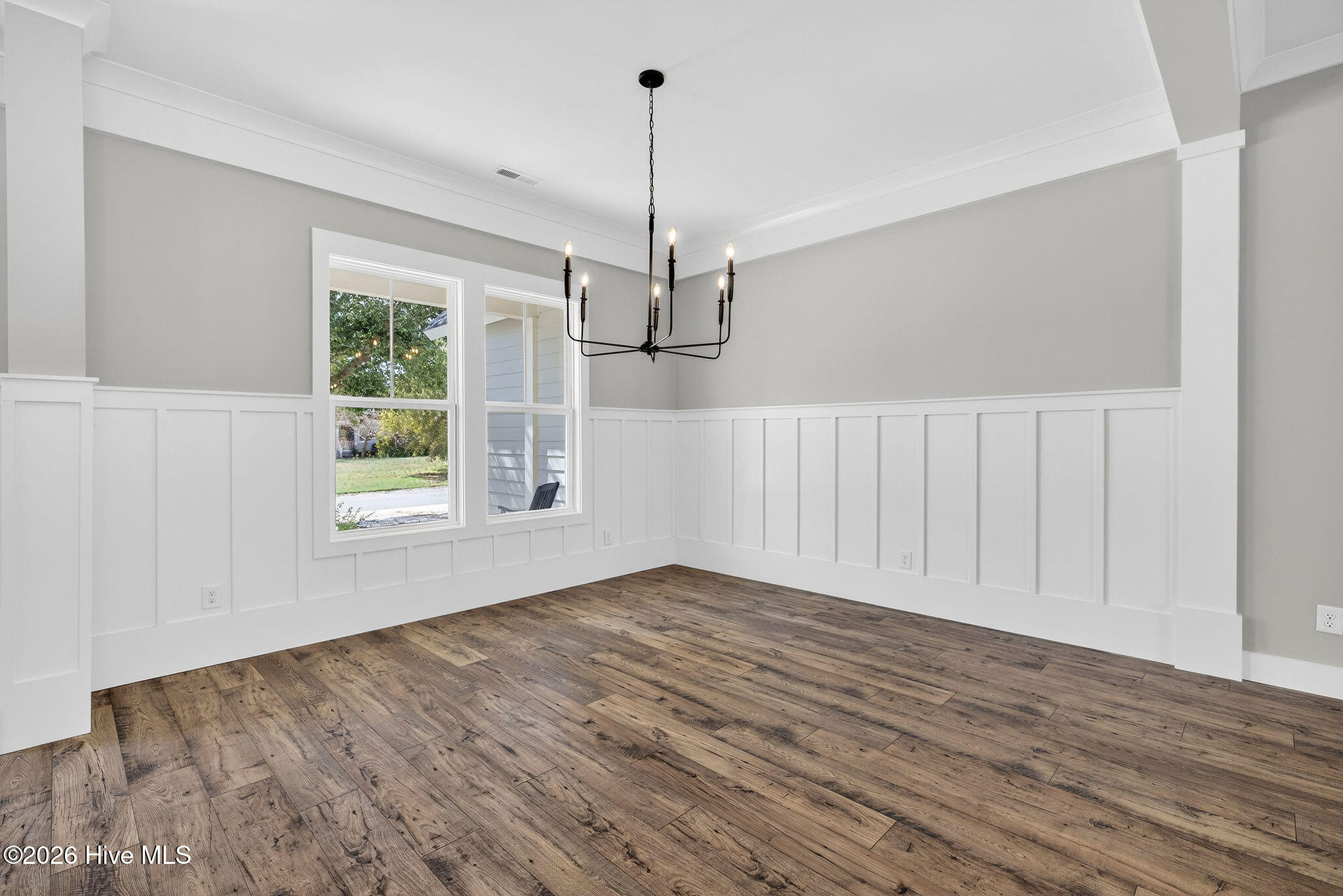 100560917 | Photo 16