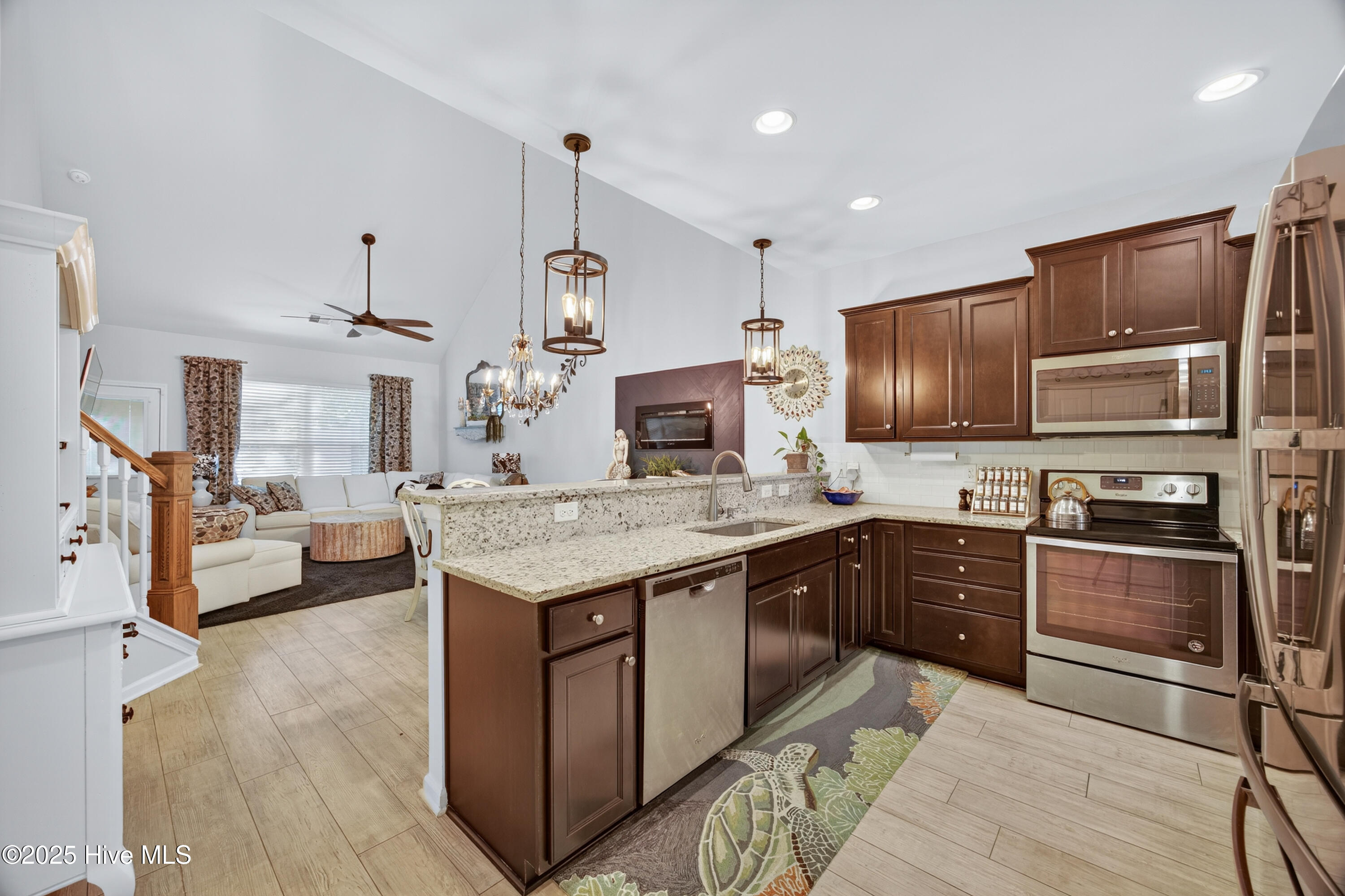 100540522 | Photo 10