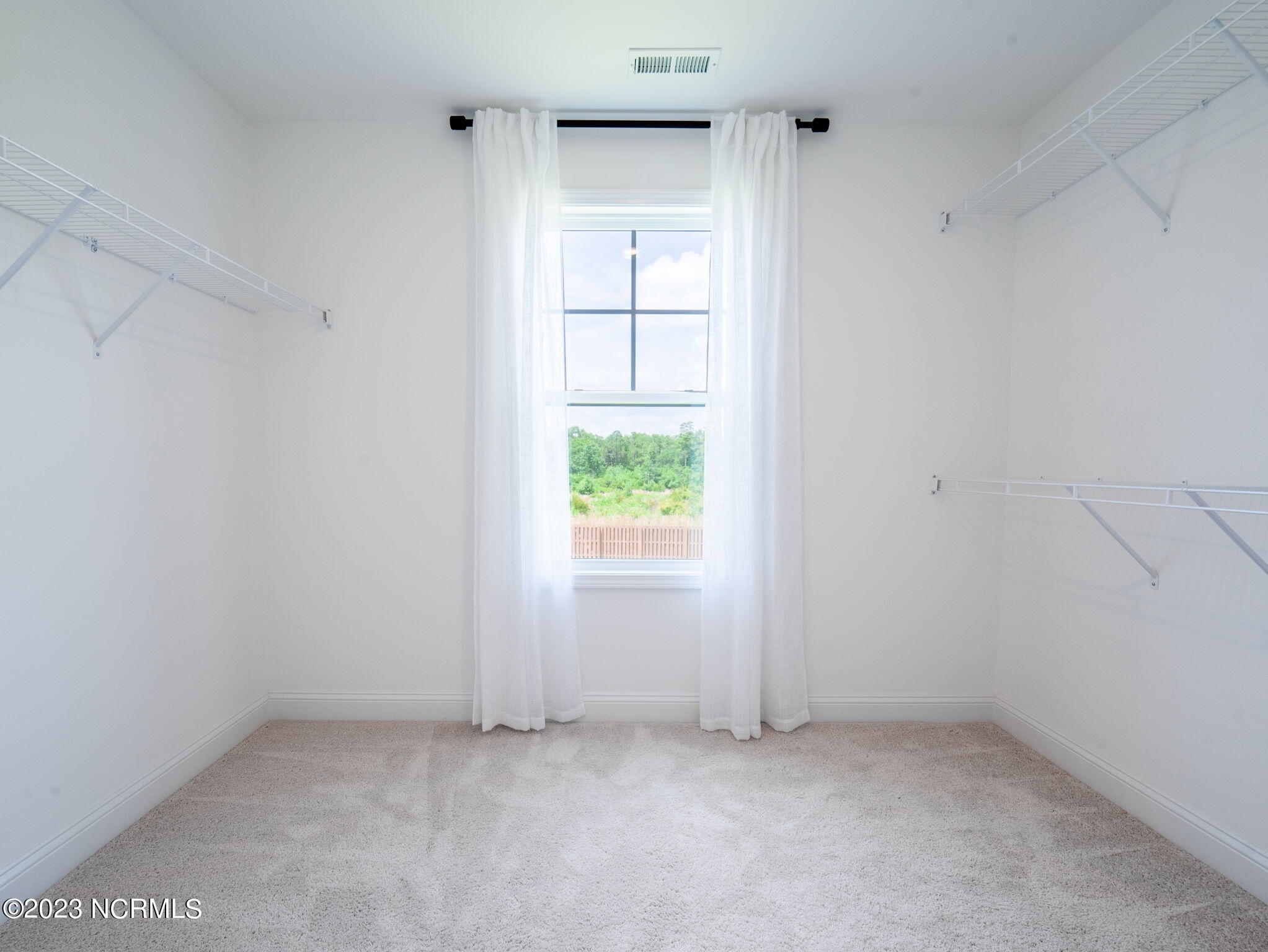 100550664 | Photo 35