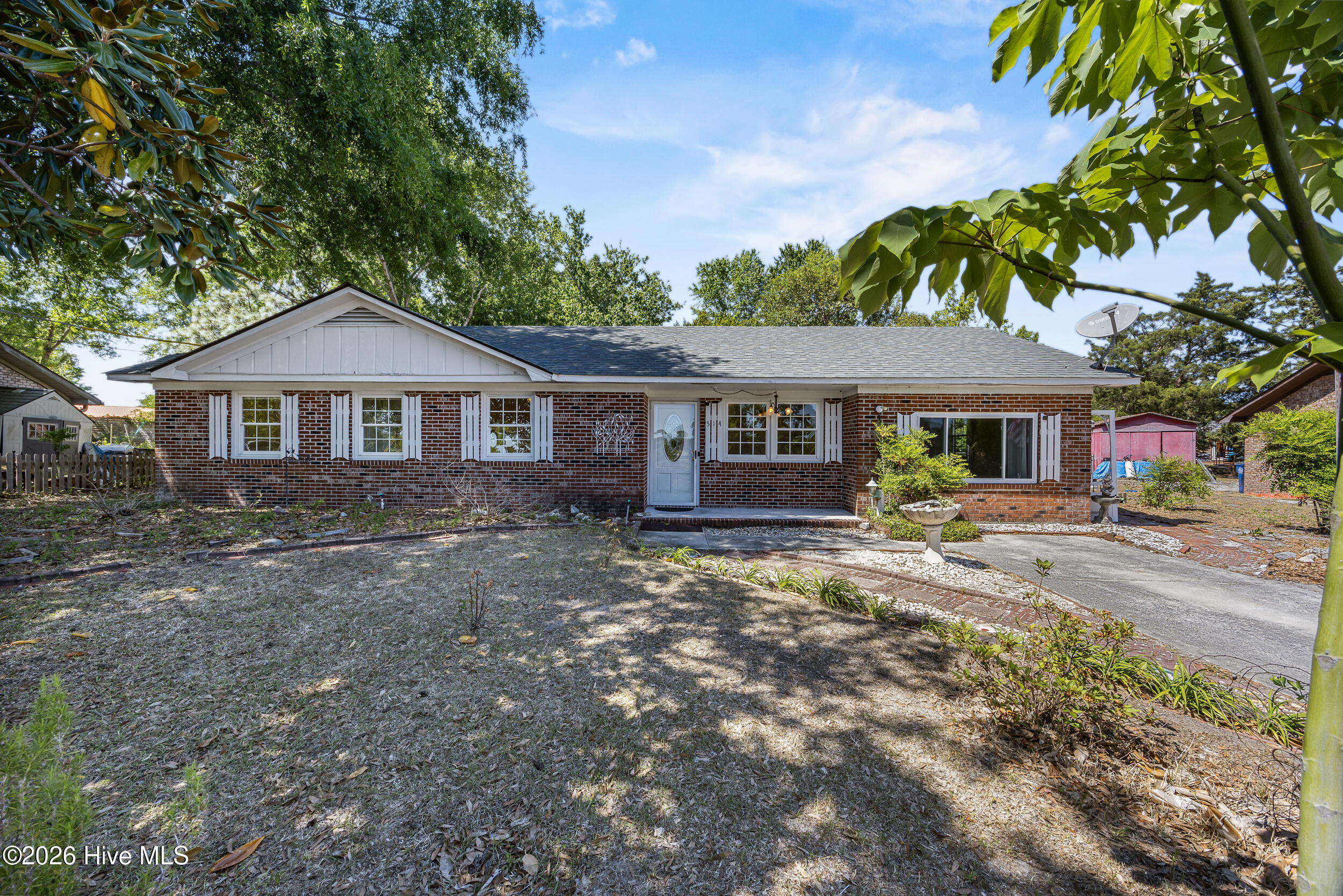 100569025 | Photo 41