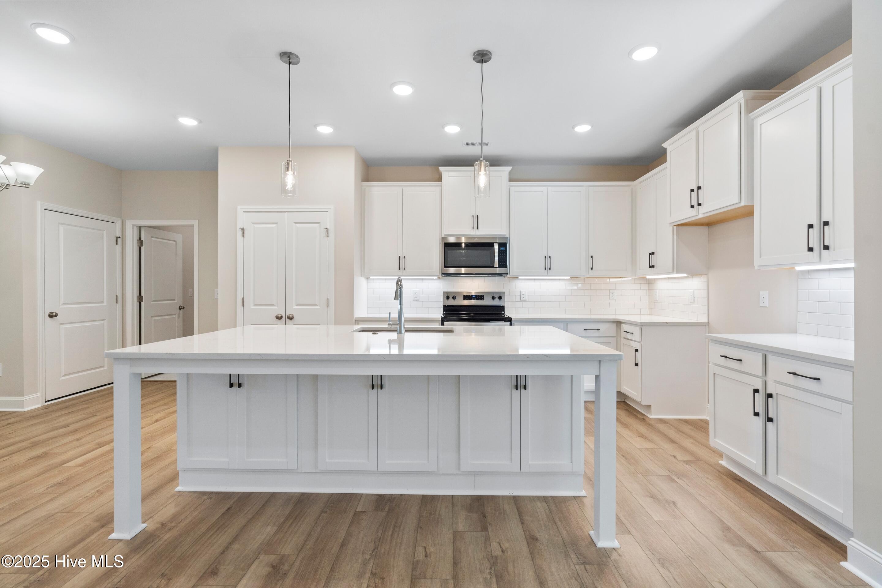 100543354 | Photo 20