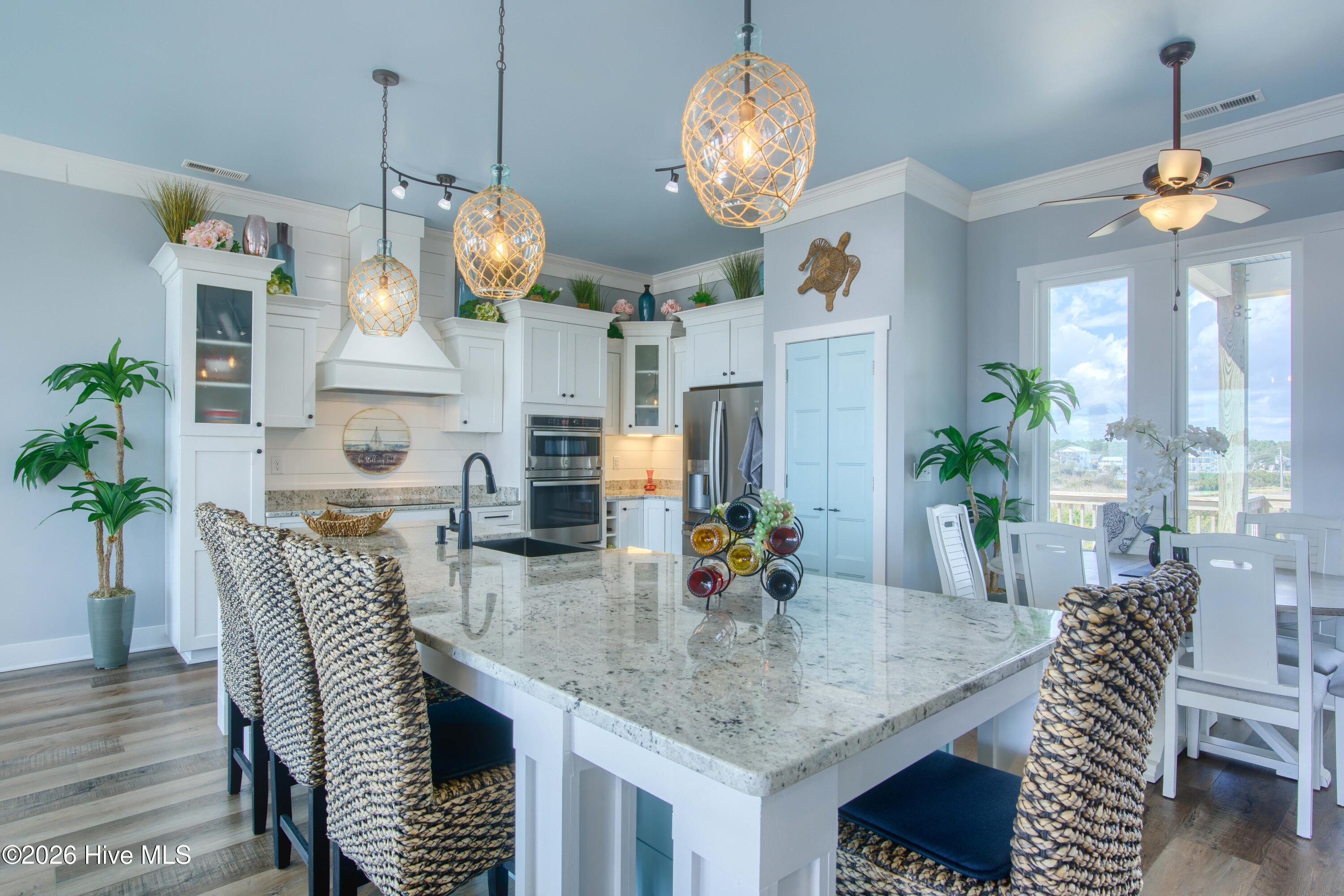 100559863 | Photo 14