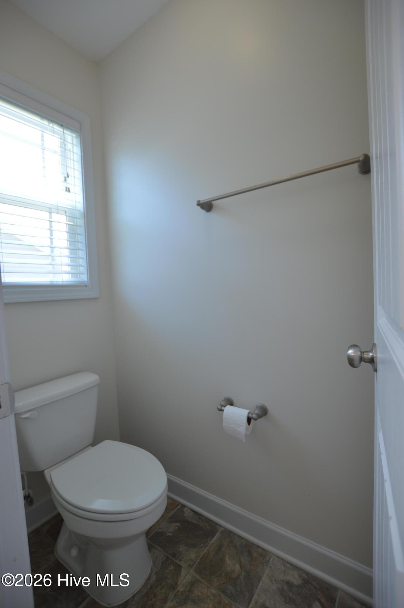 100559165 | Photo 16