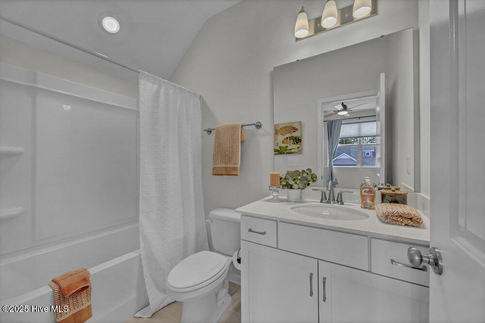 100517881 | Photo 22