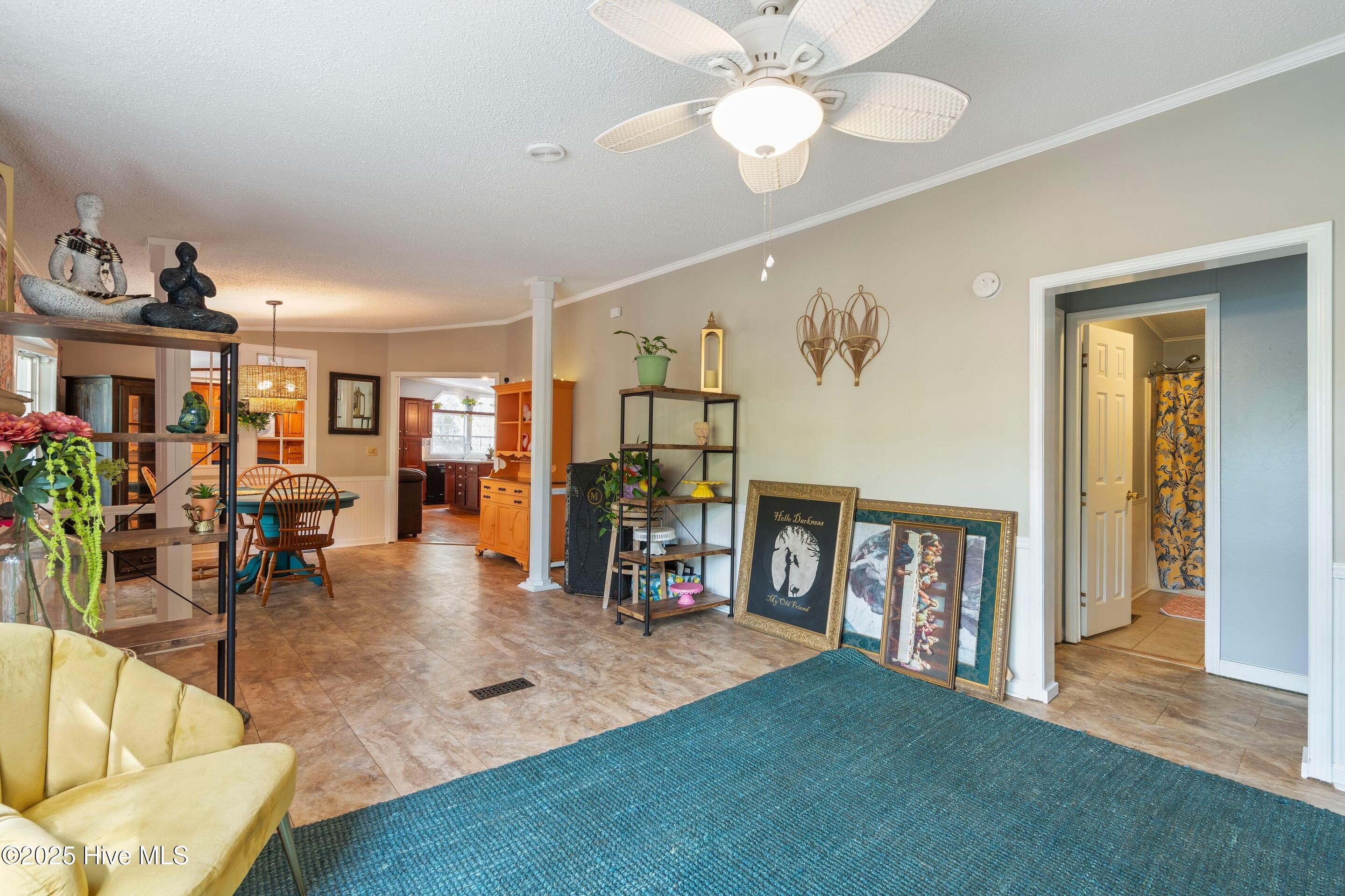 100535667 | Photo 12