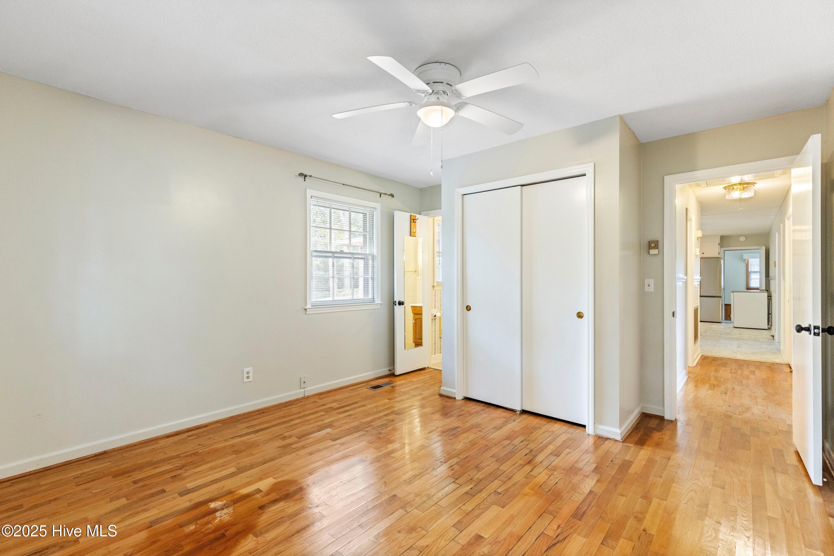 100534850 | Photo 25