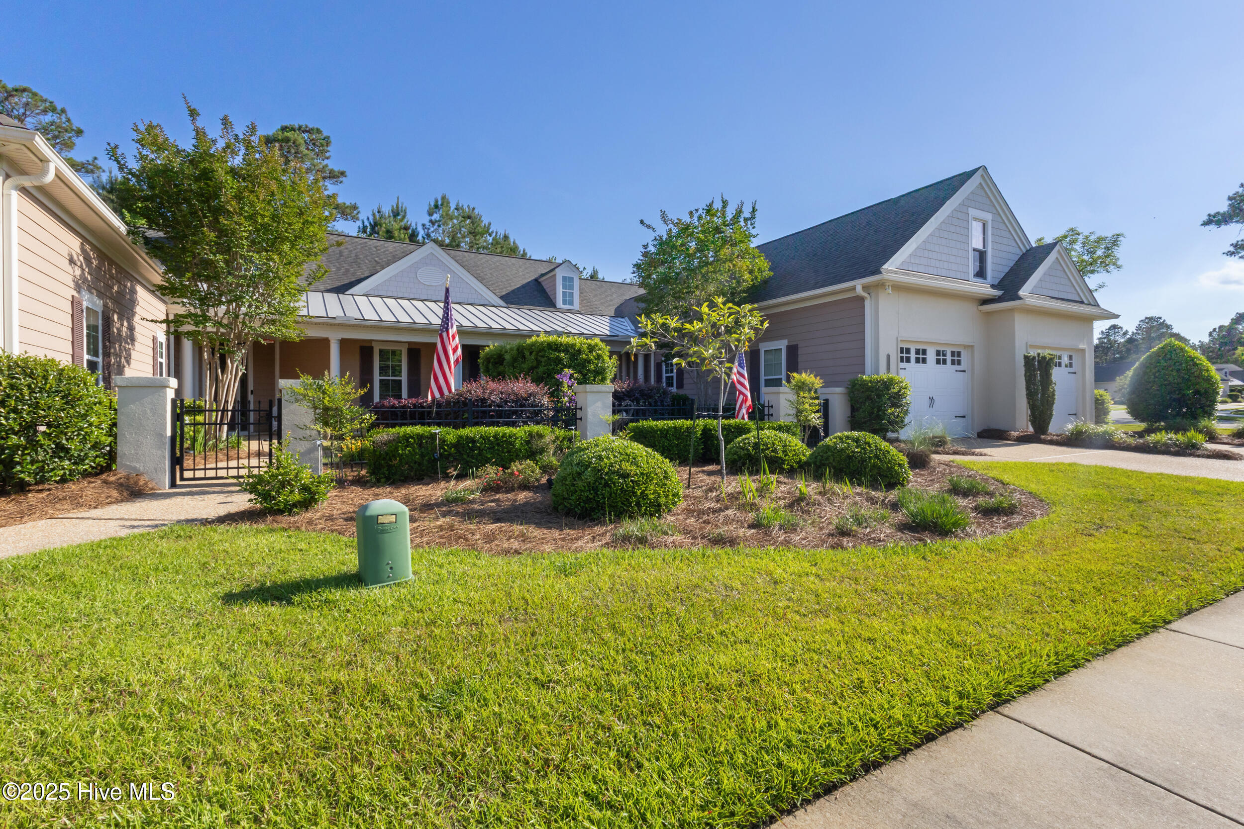 100506544 | Photo 49