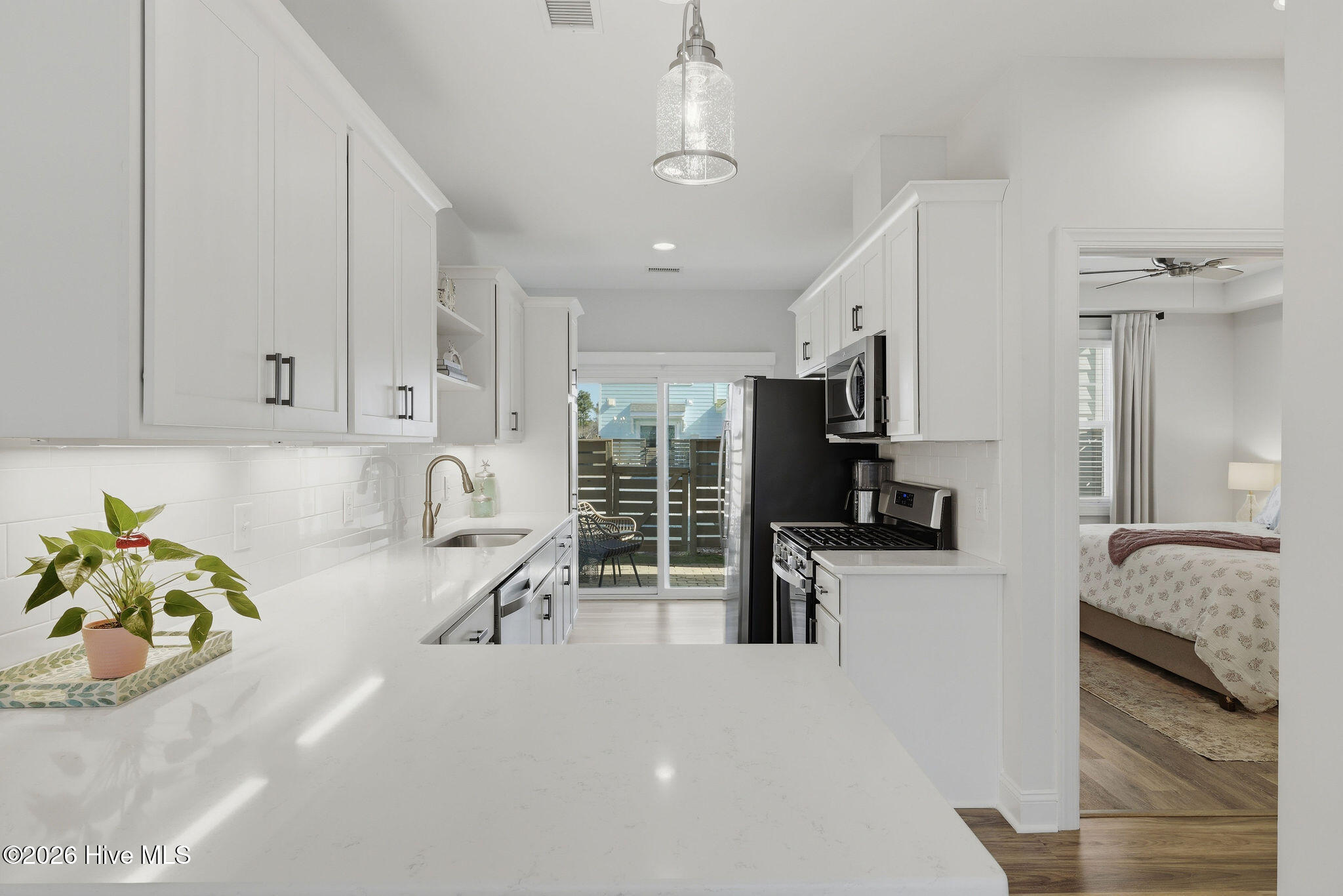 100561271 | Photo 10