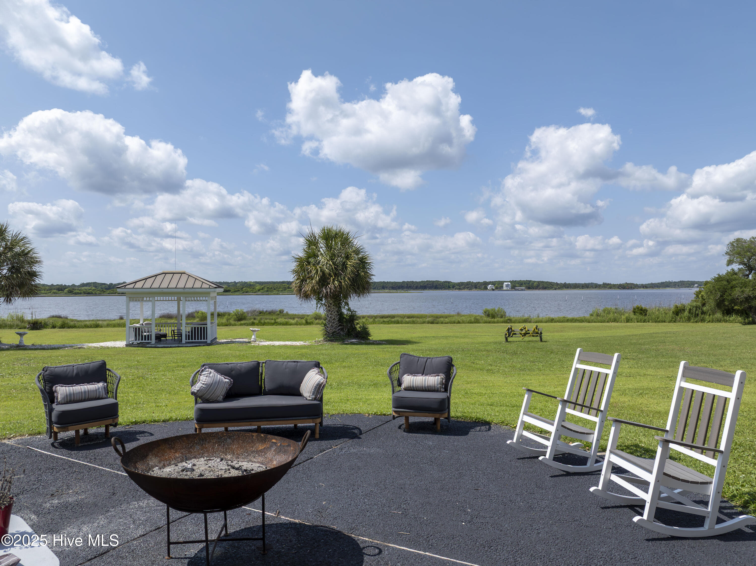 100512986 | Photo 11