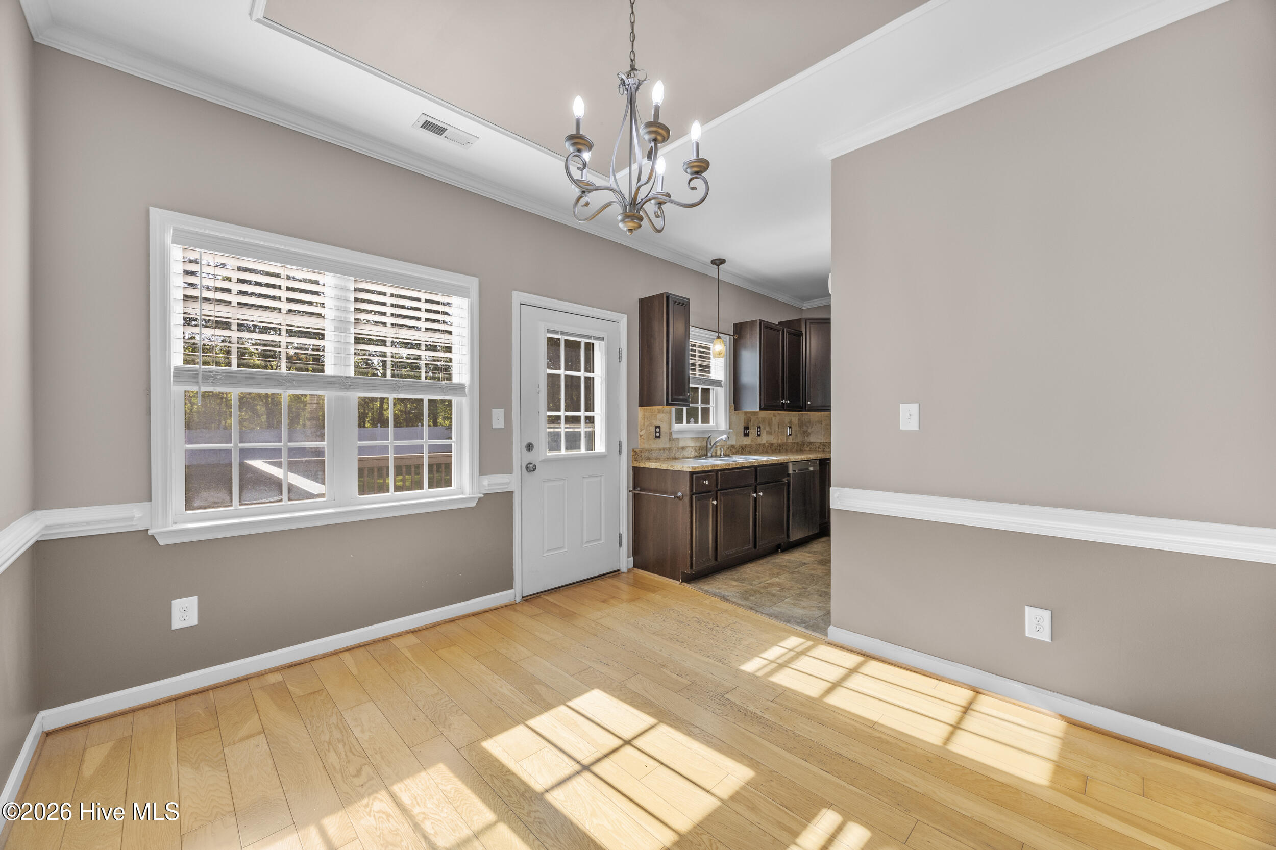 211 Wedgefield Circle,Maple Hill