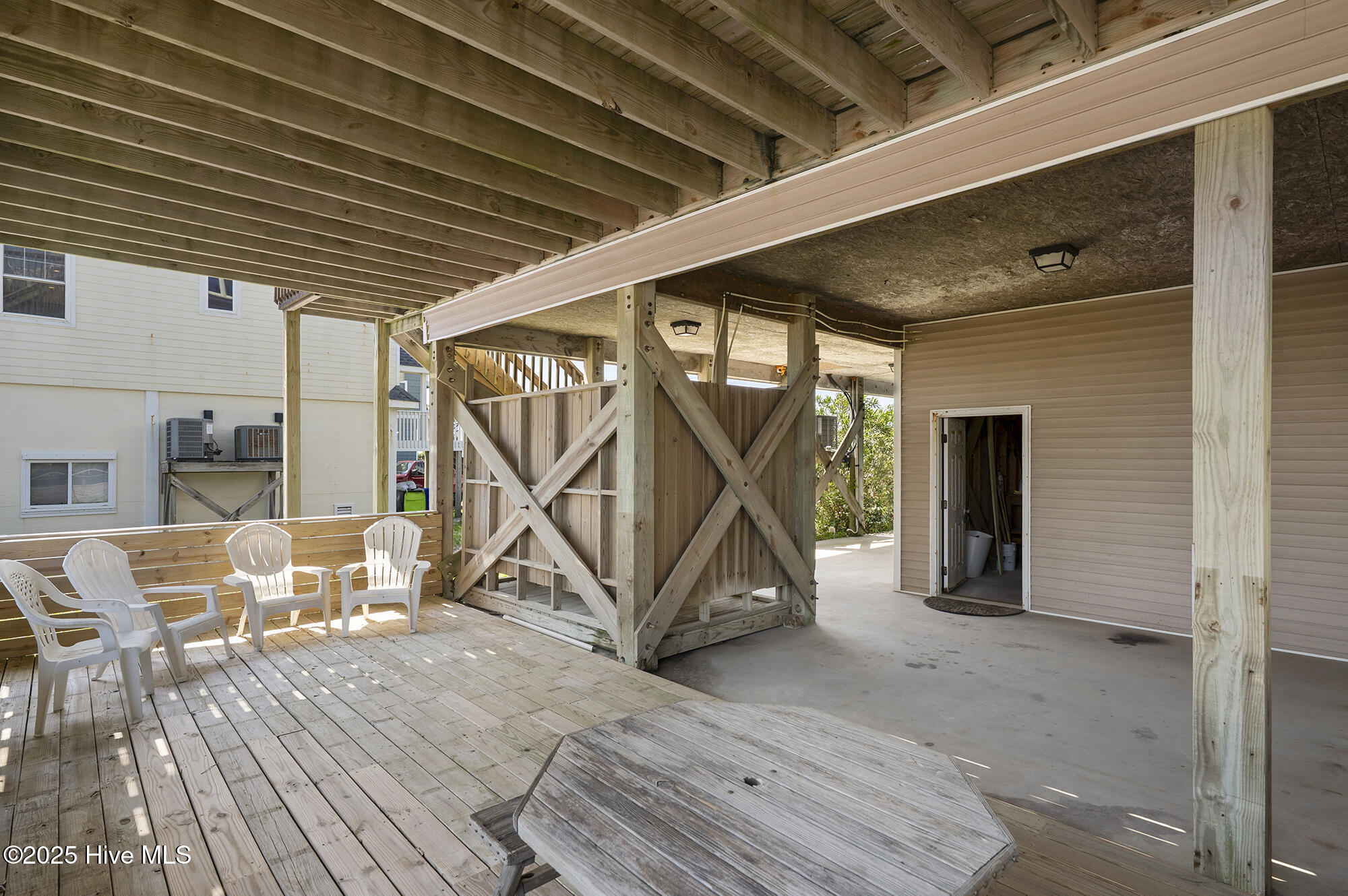 100538972 | Photo 74