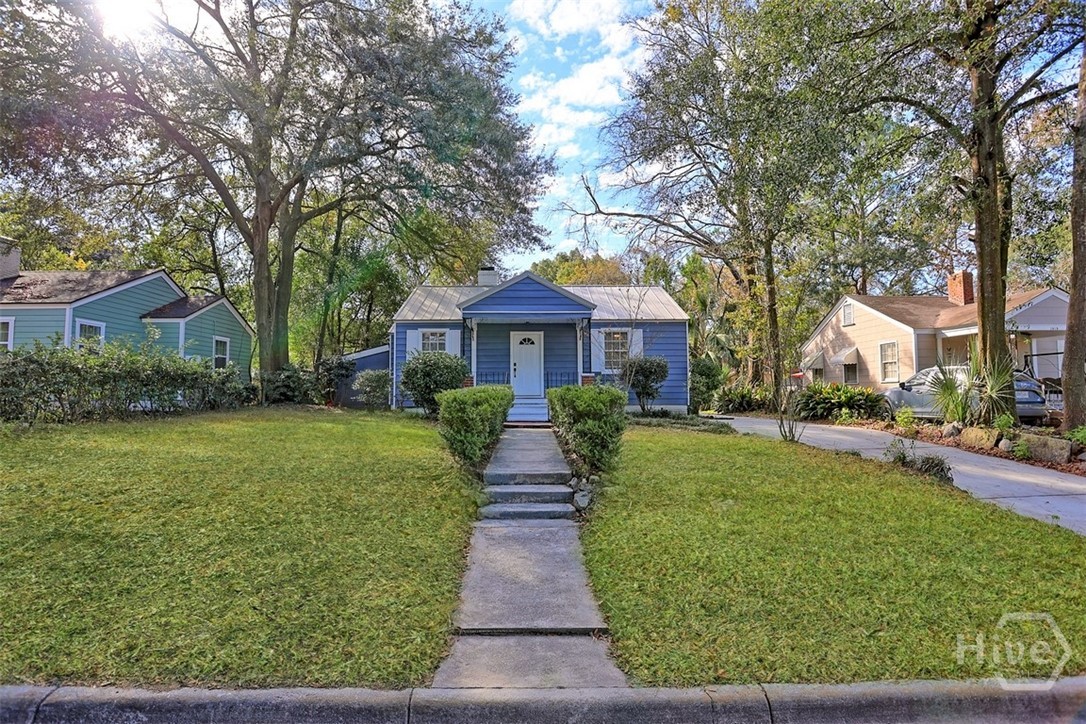 Excellent primary residence or investment!