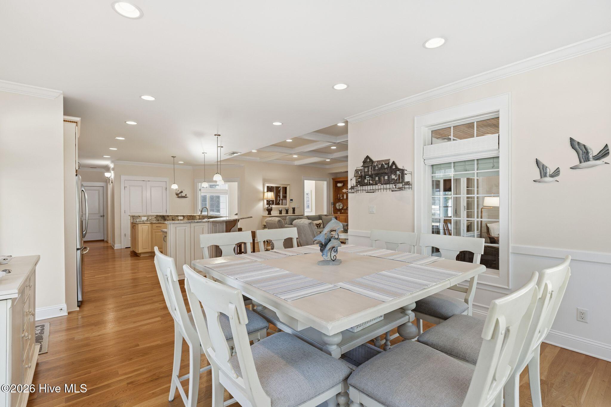 100553774 | Photo 33