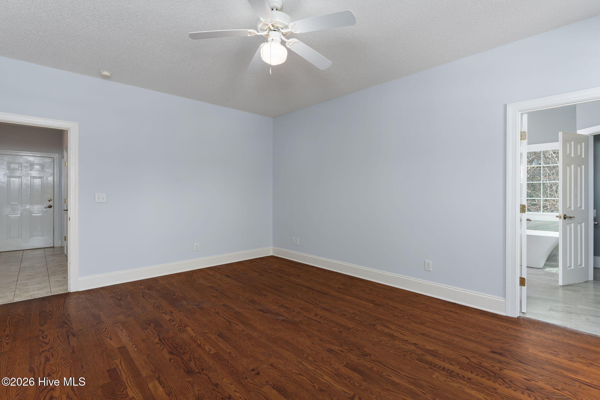 100552056 | Photo 30