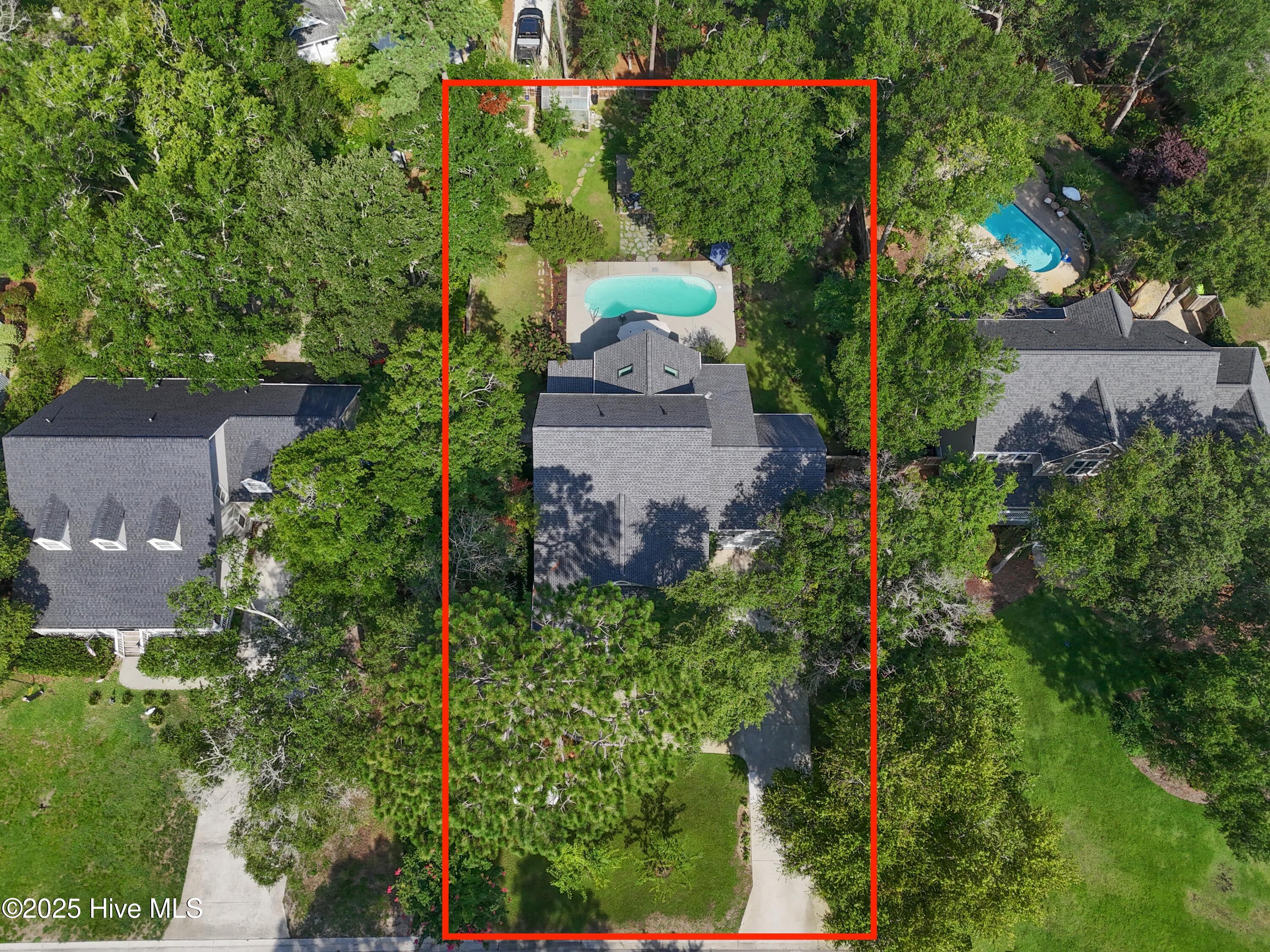 100522421 | Photo 83