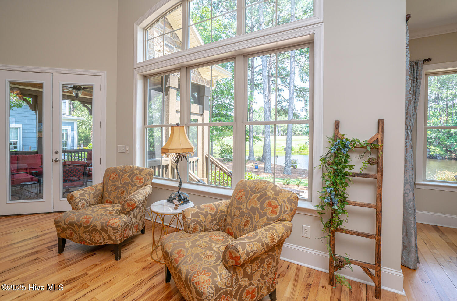 100514685 | Photo 12