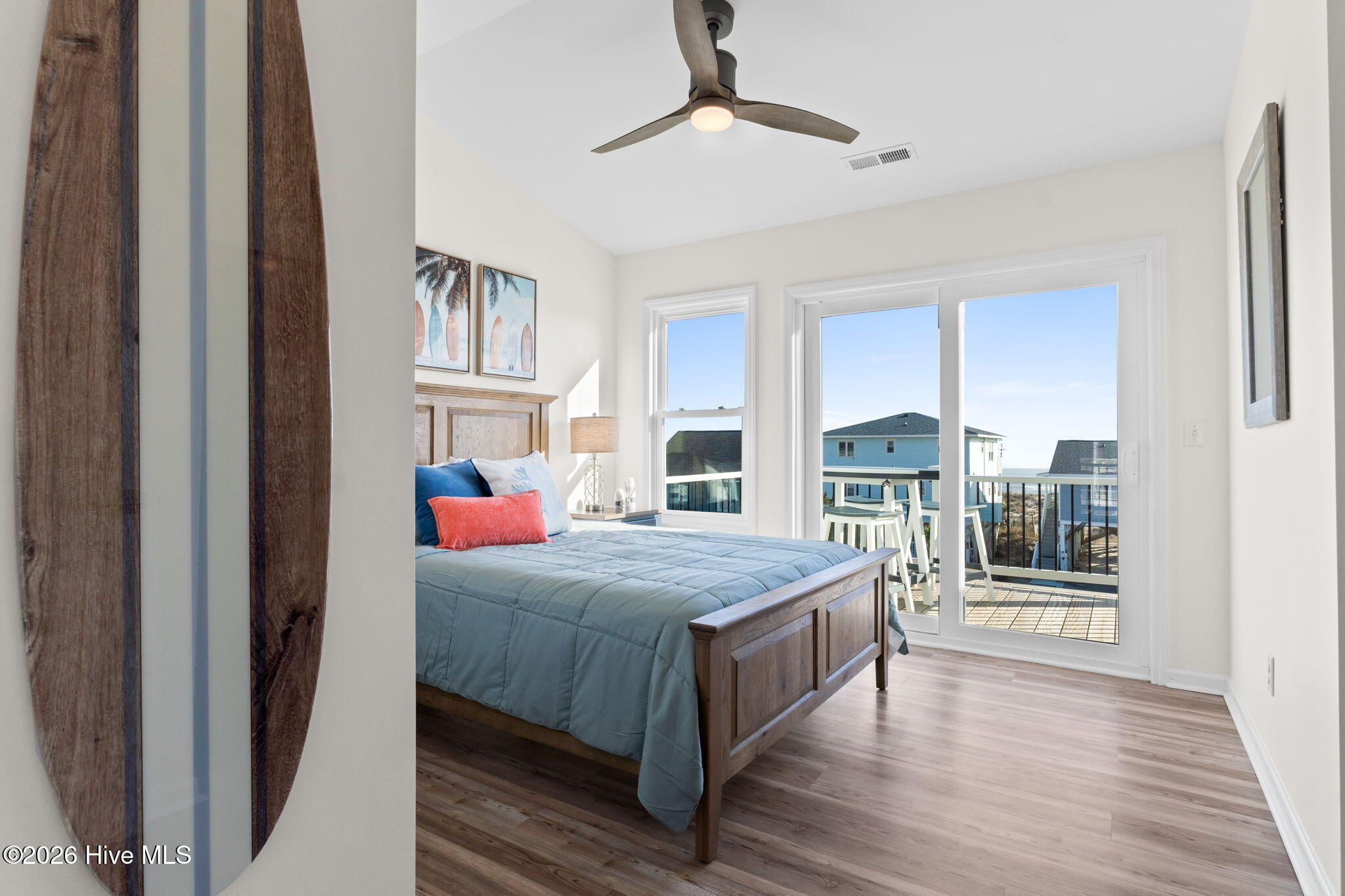 100558886 | Photo 45