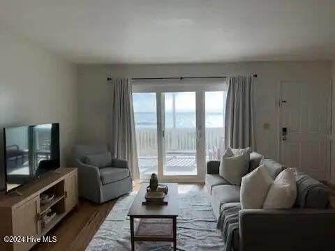 100526206 | Photo 11