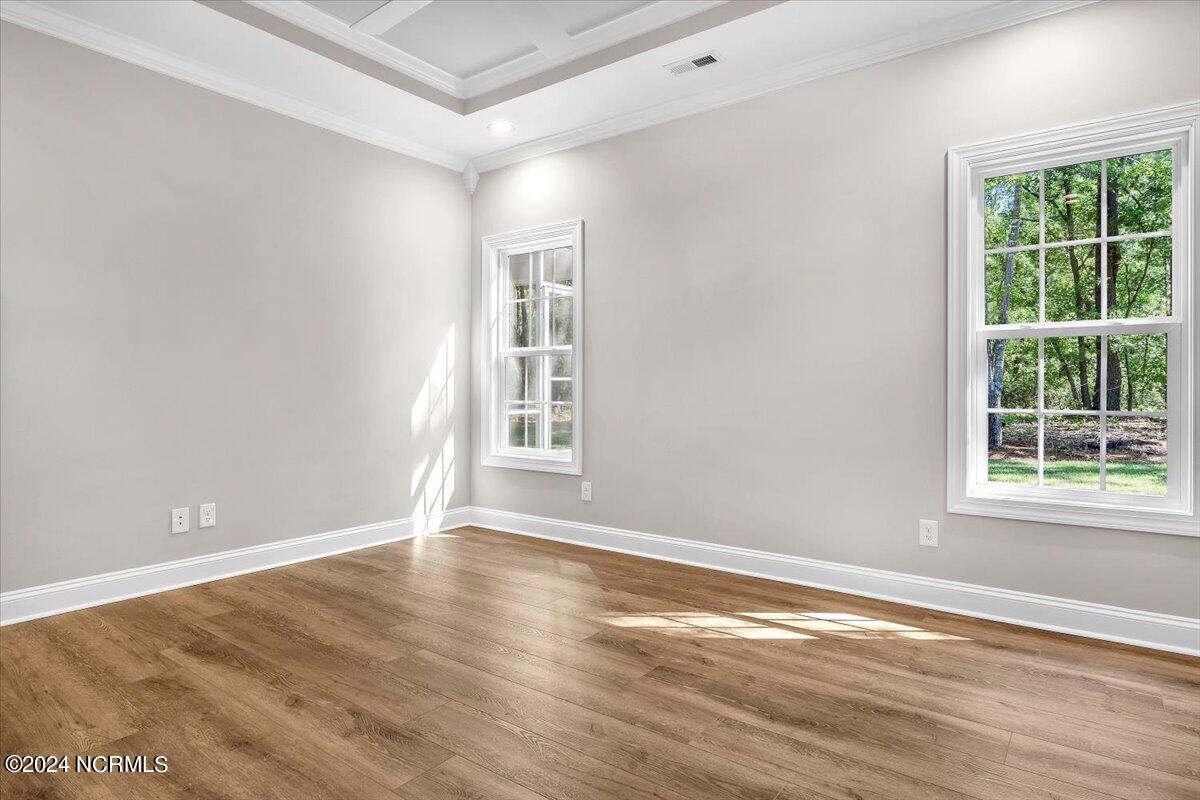 100535365 | Photo 24