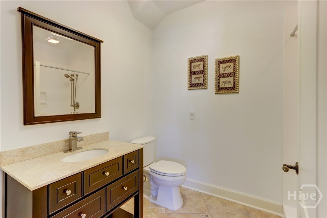 2nd Floor Full Bath / Multi - Gen Option