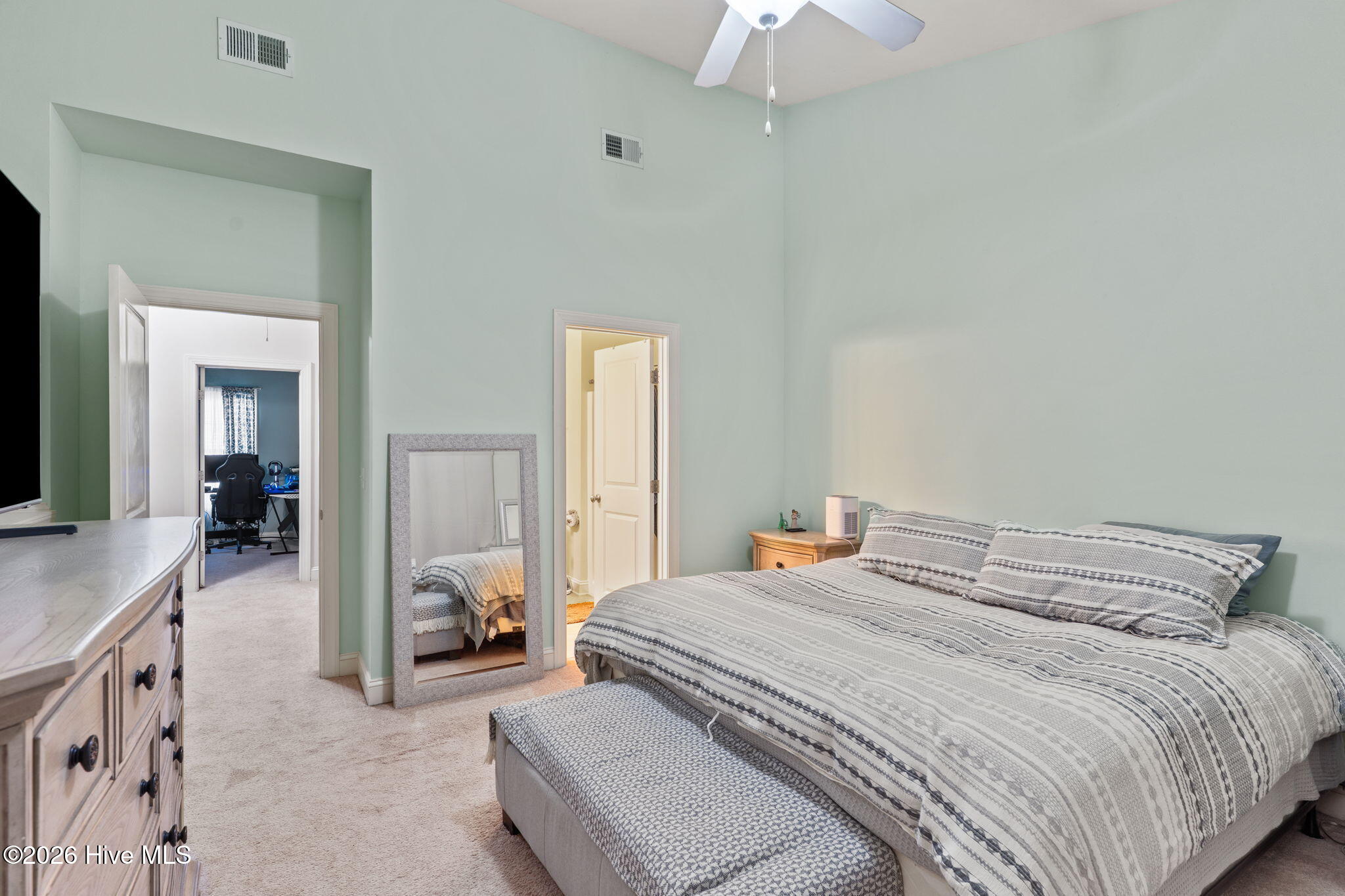 100561470 | Photo 27