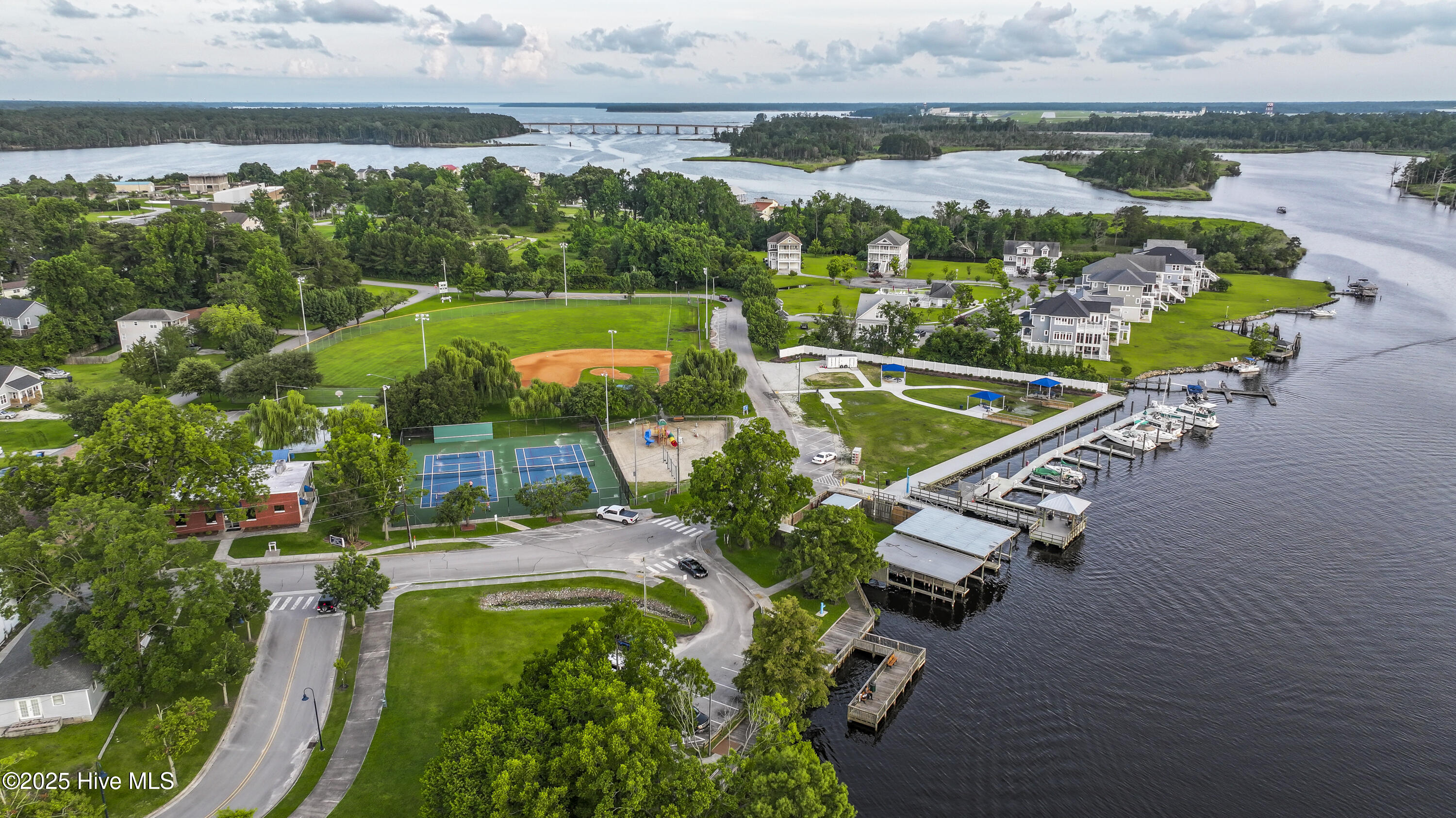 100515842 | Photo 34