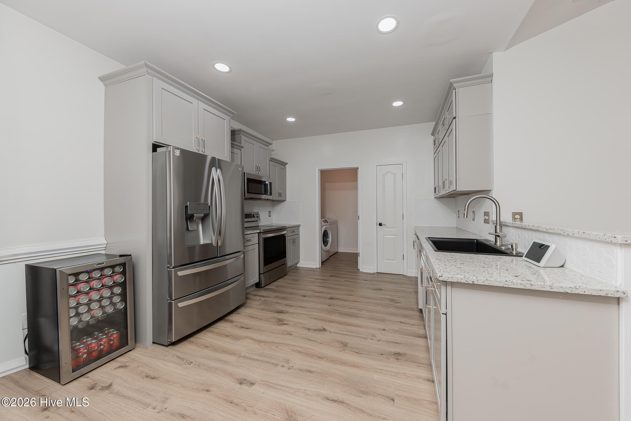 100566582 | Photo 14