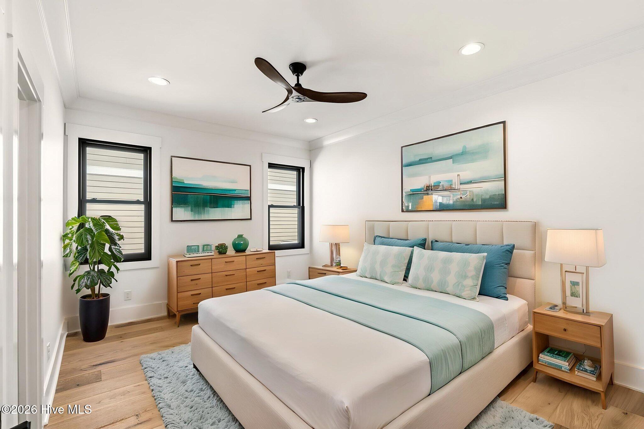 100557252 | Photo 35