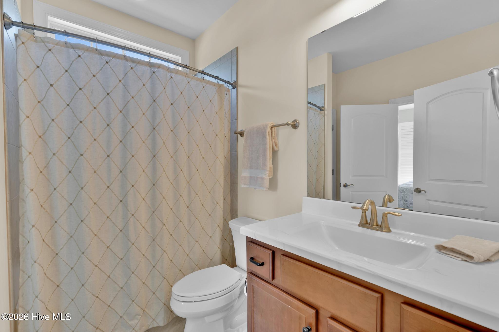 100569949 | Photo 36