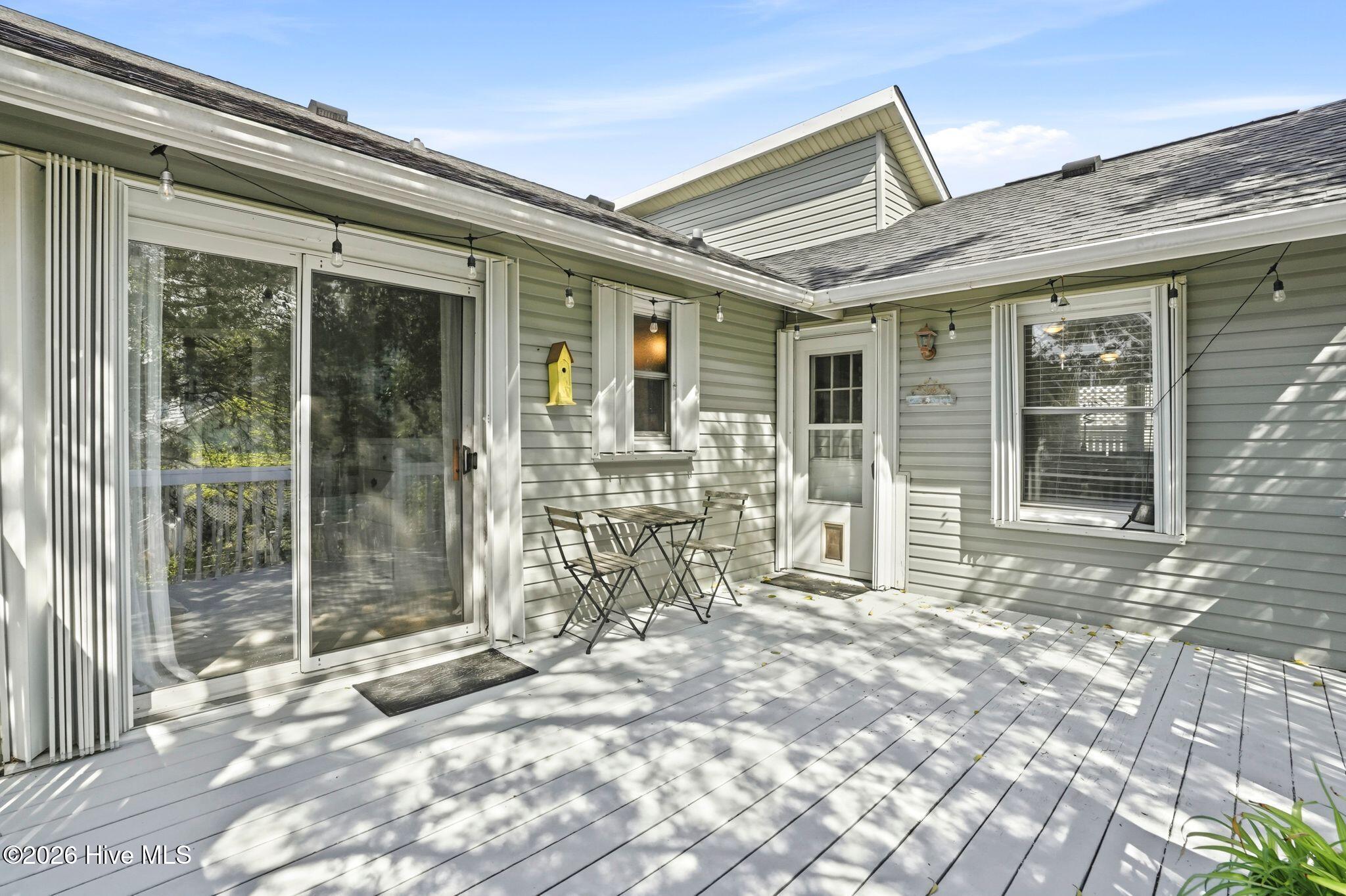 100566734 | Photo 28