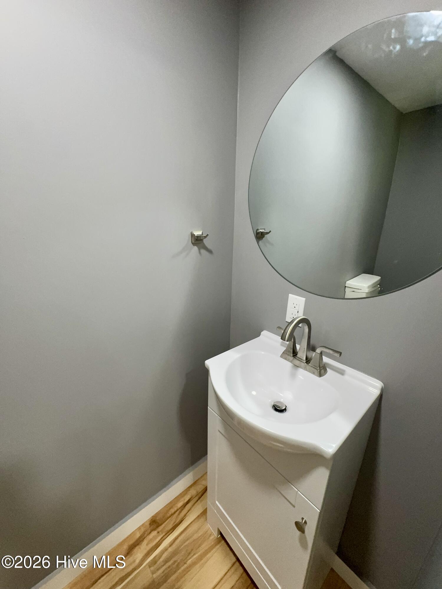 lower level 1/2 bath