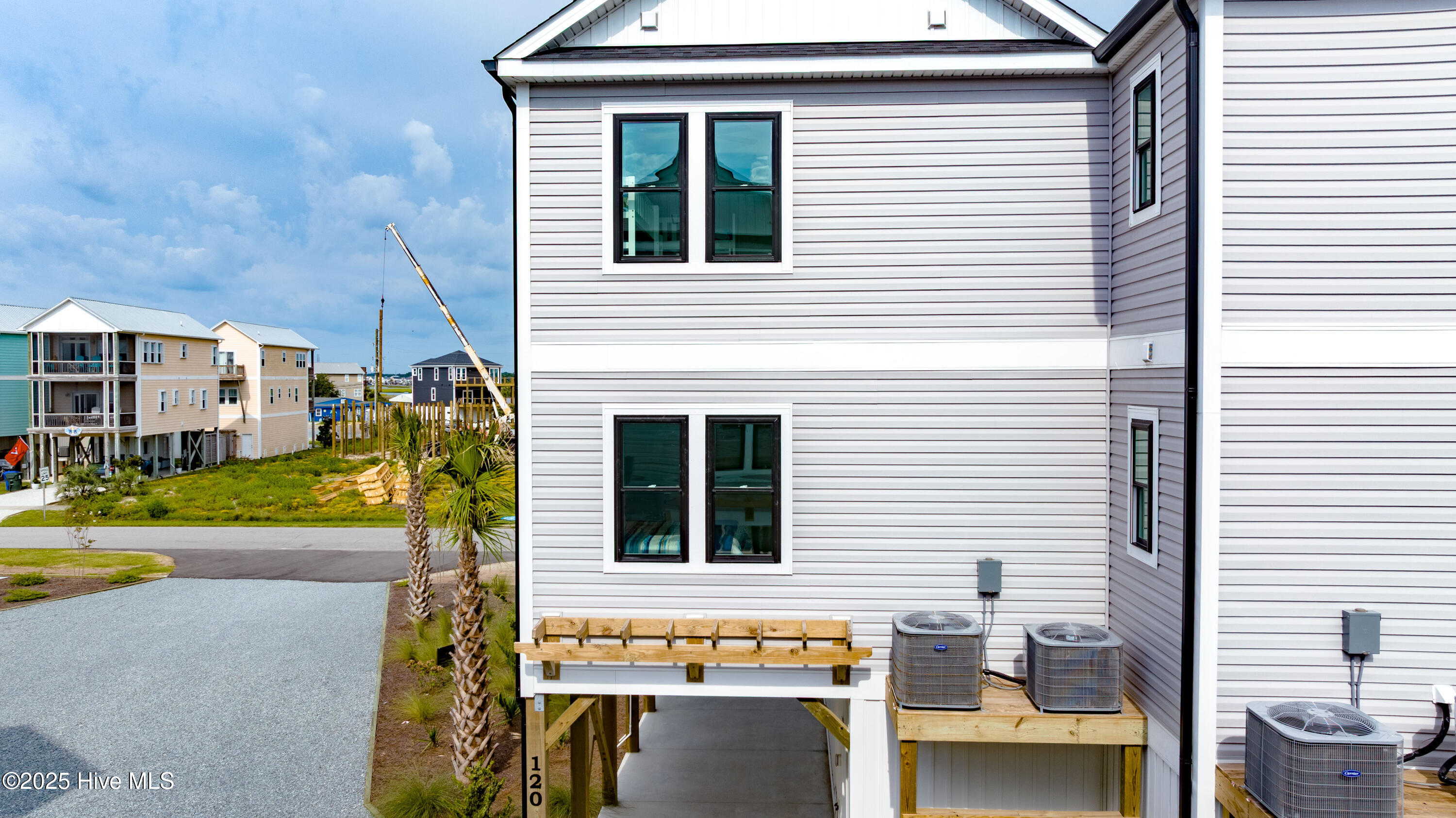 100474523 | Photo 65