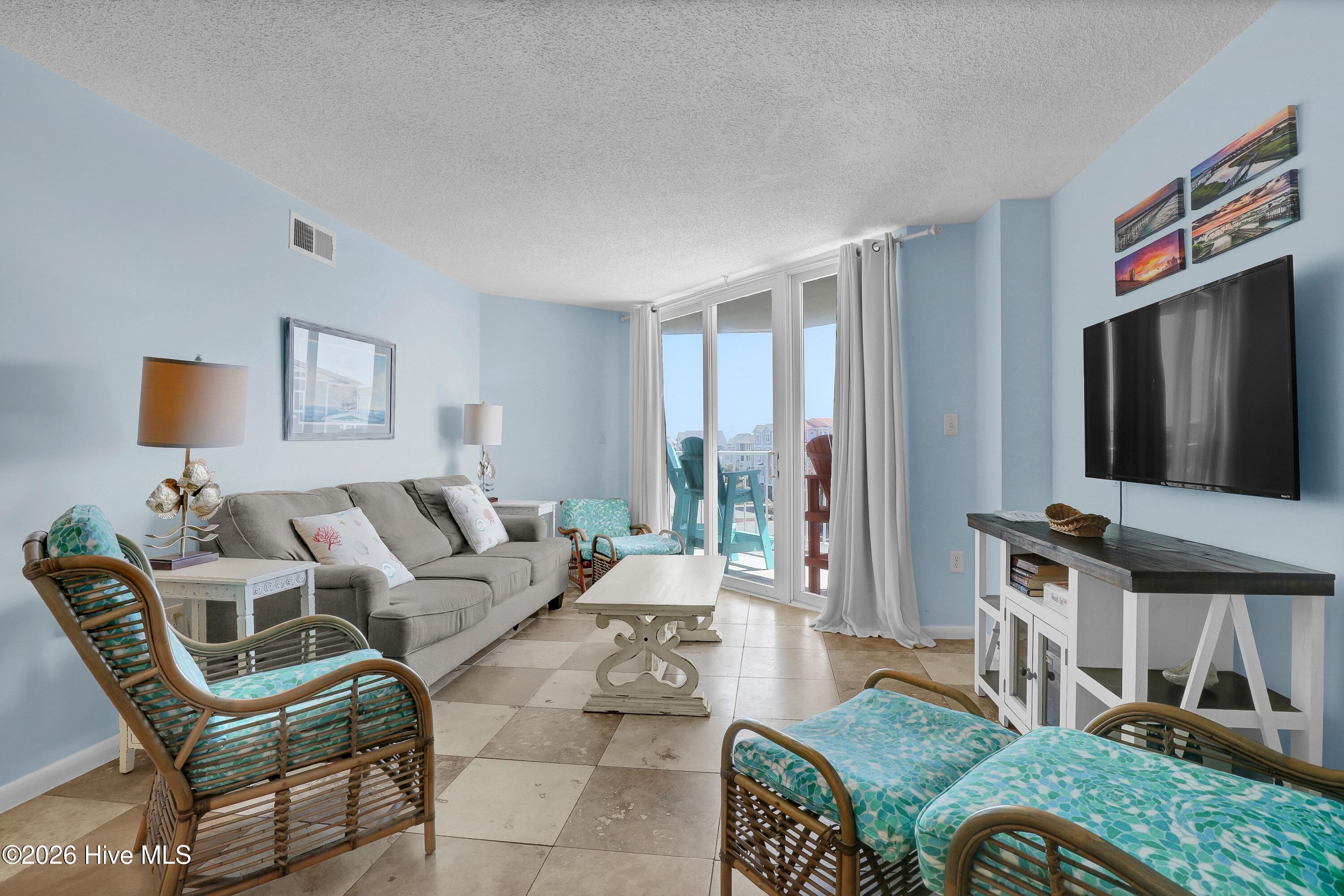 100565248 | Photo 10