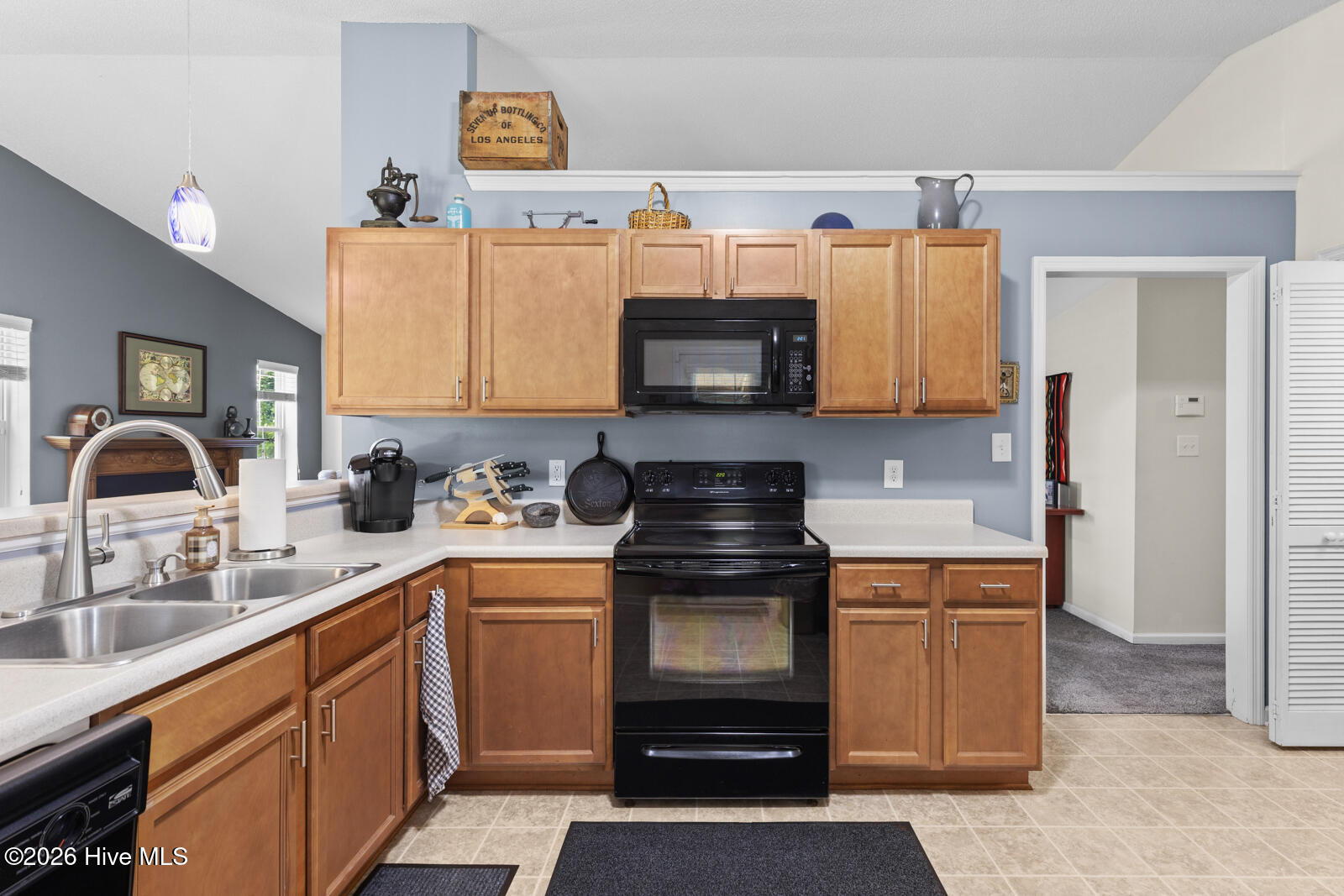 100568558 | Photo 12