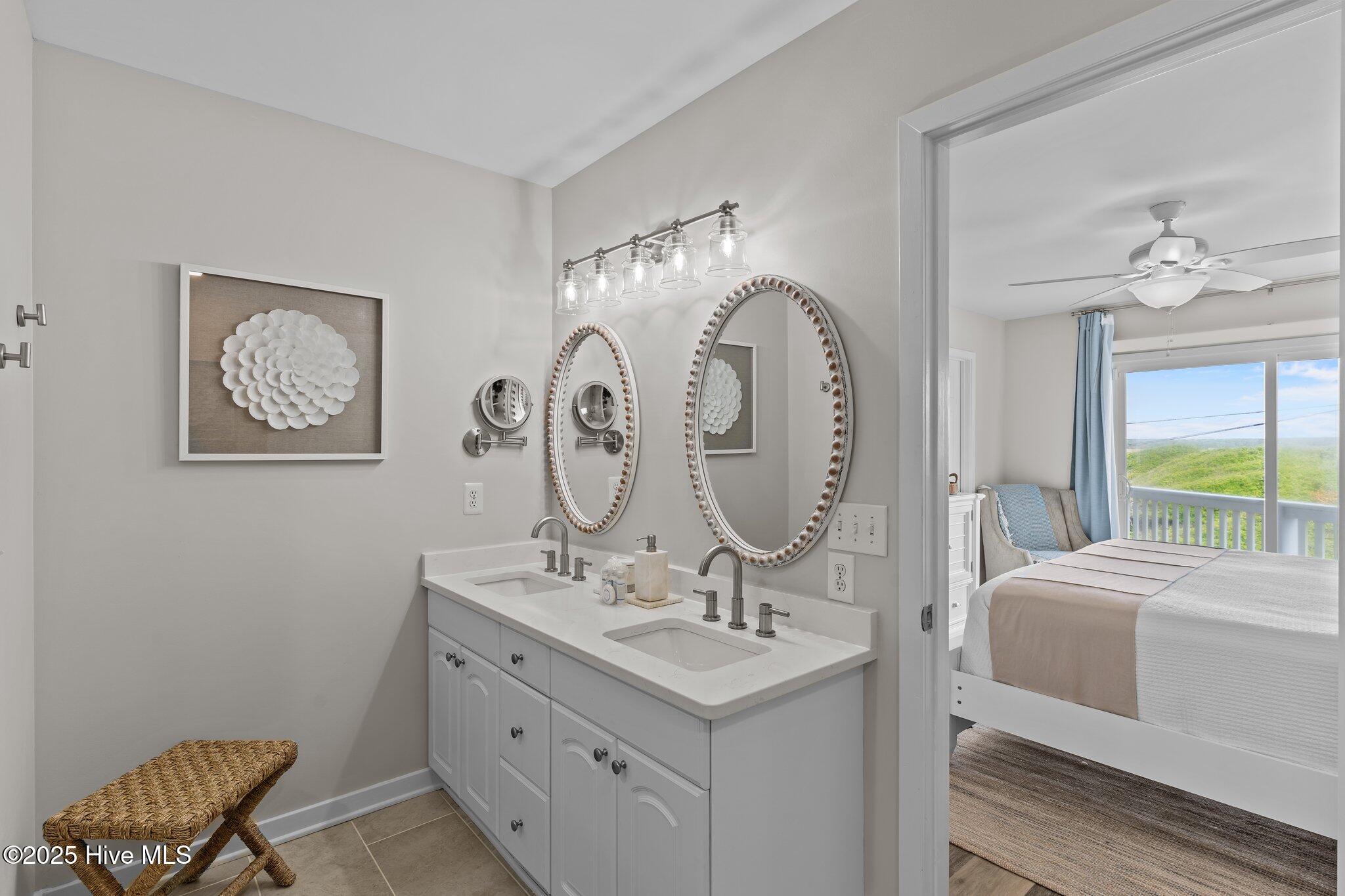 100529383 | Photo 26