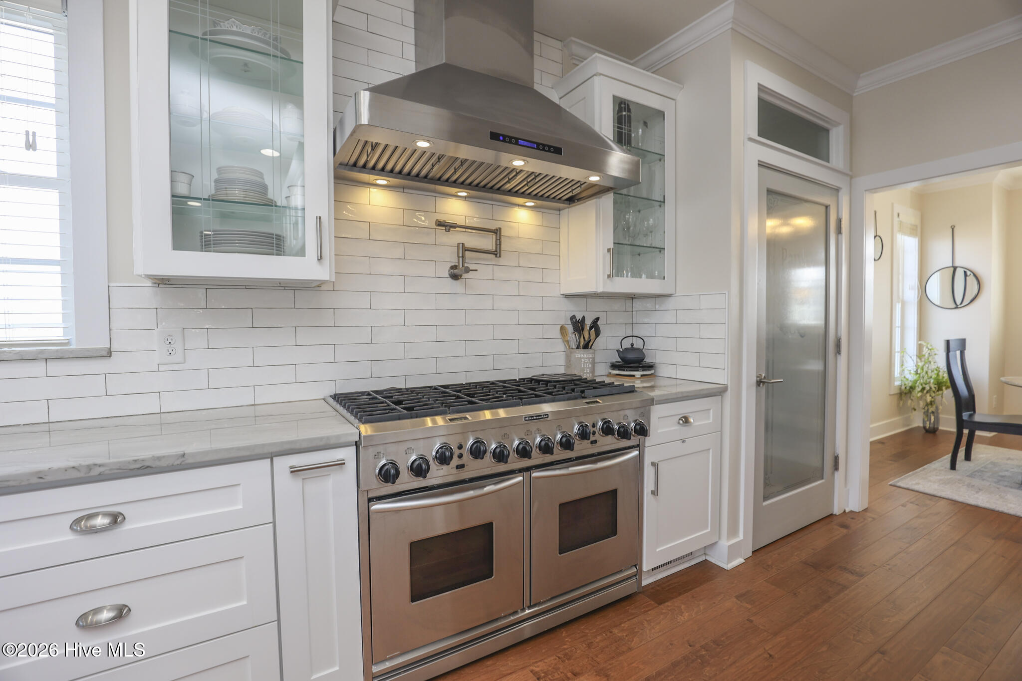 100564297 | Photo 15