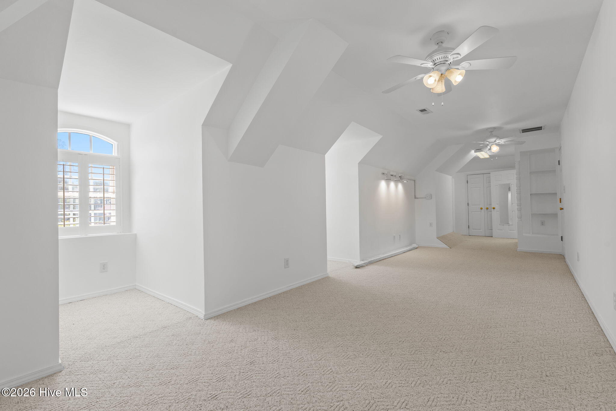 100569598 | Photo 36