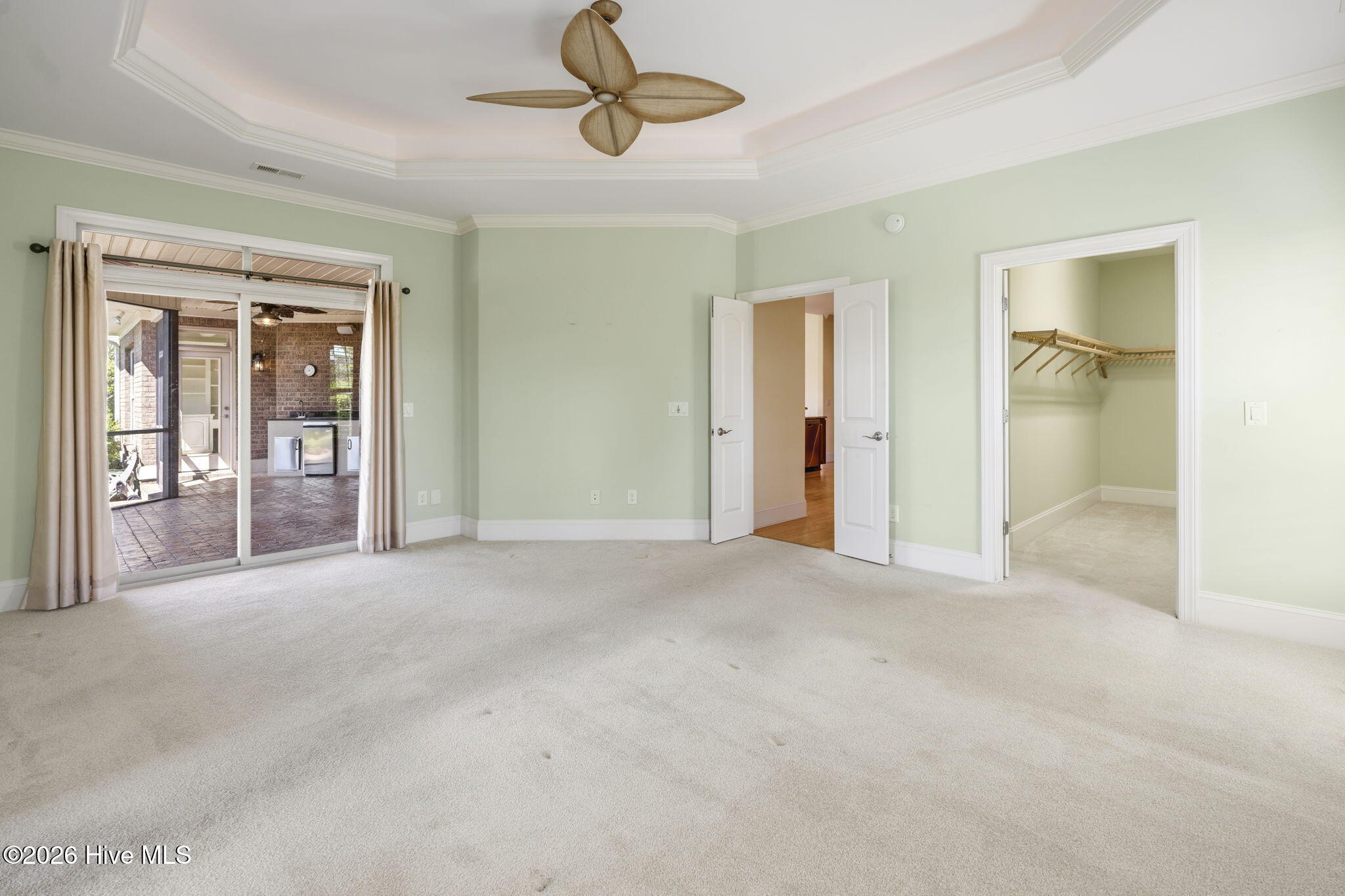 100568183 | Photo 66