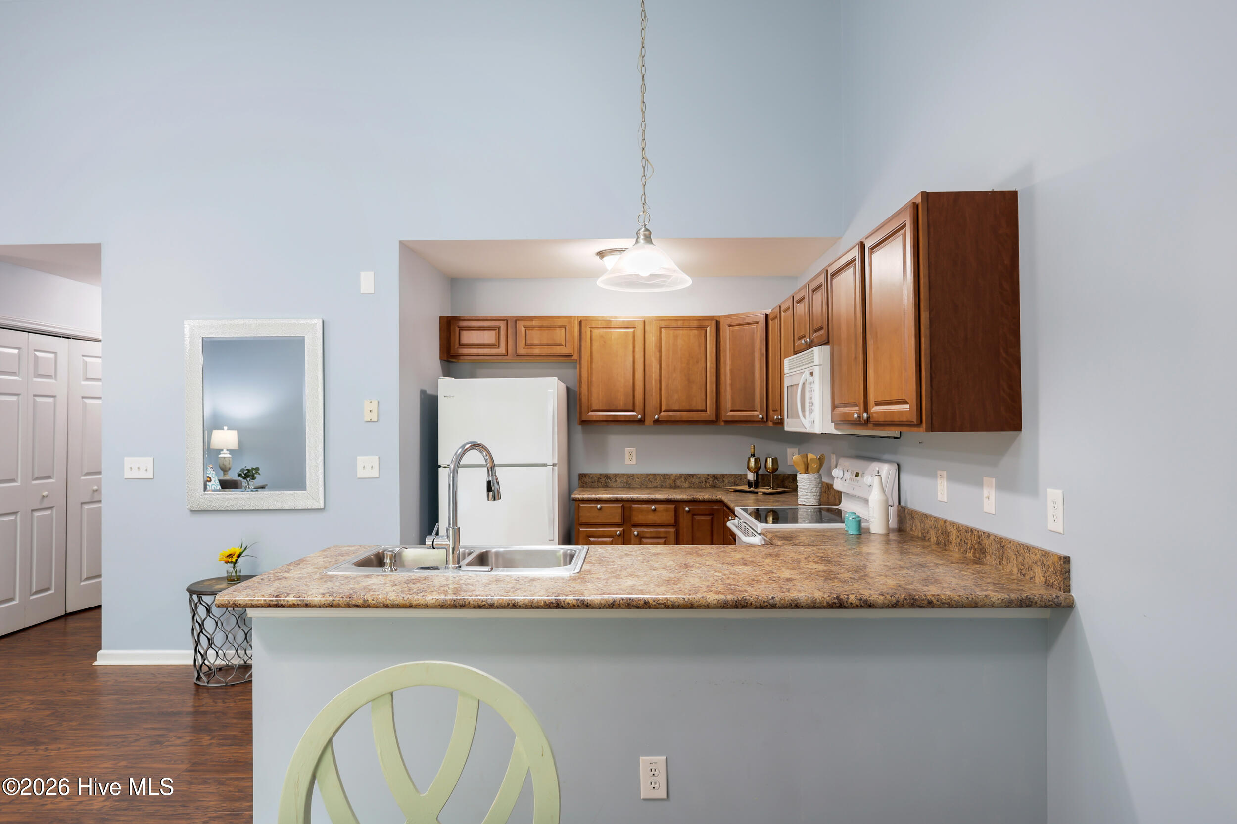 100570550 | Photo 13