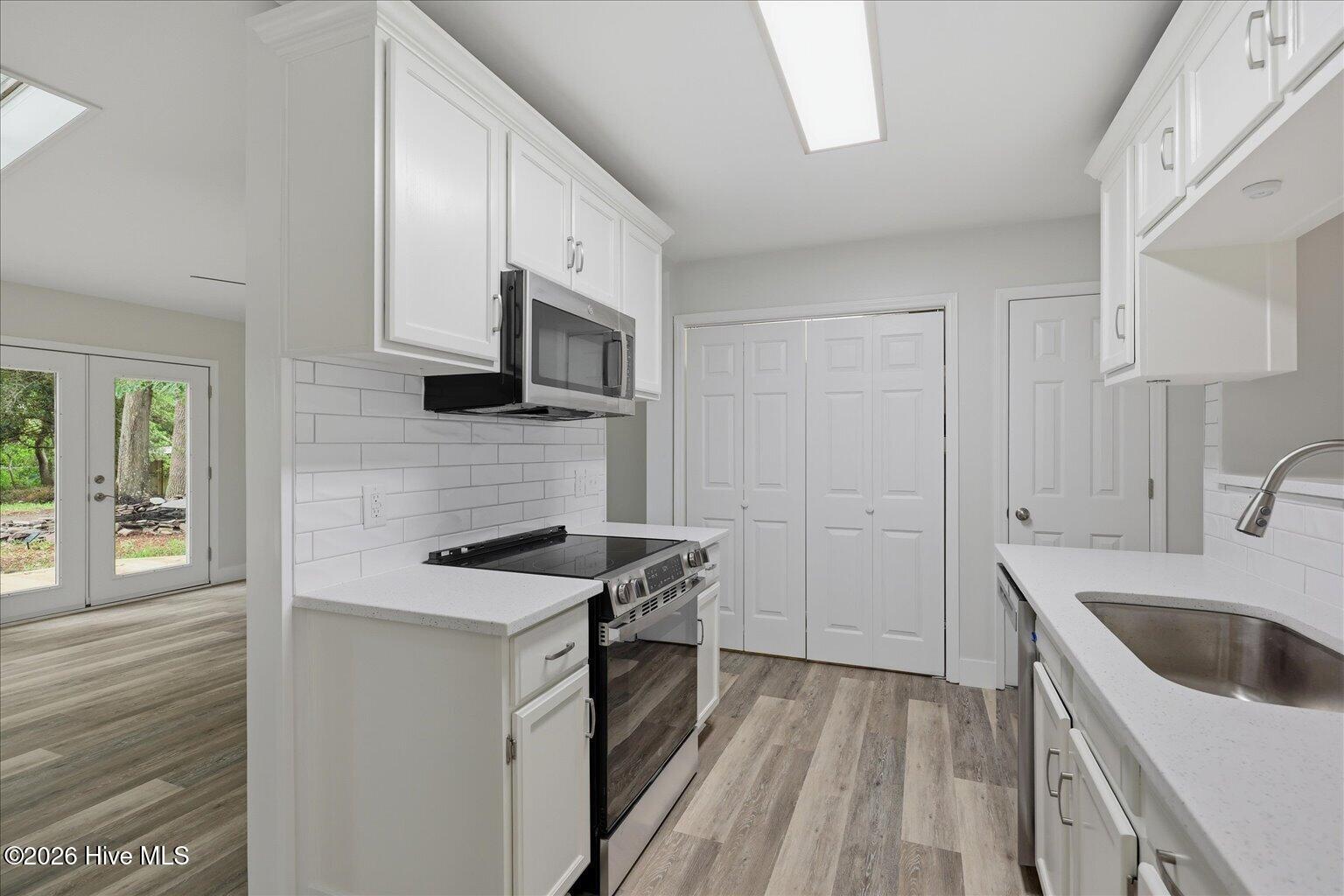 100570357 | Photo 19