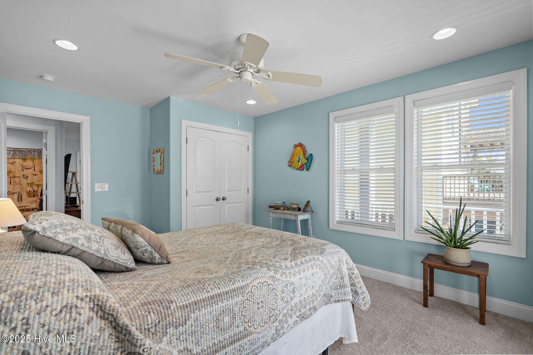 100543391 | Photo 24