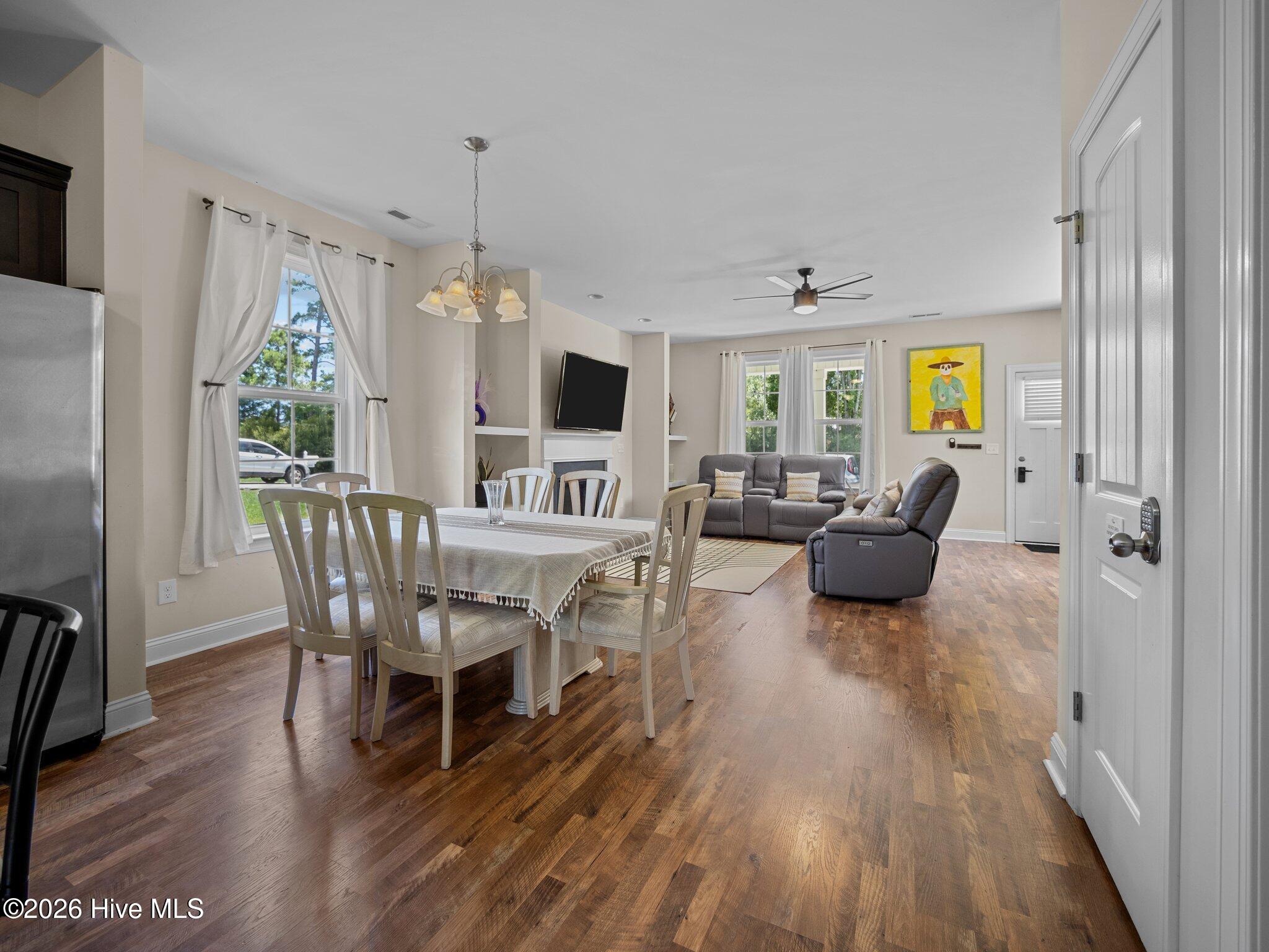 100566345 | Photo 24