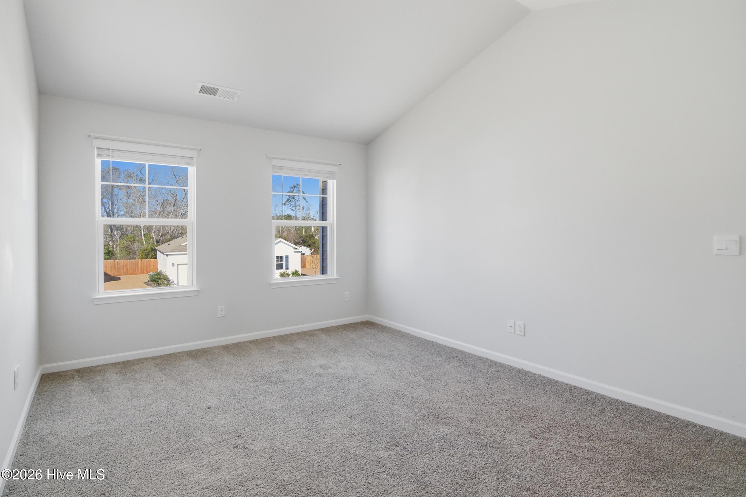 100551799 | Photo 16