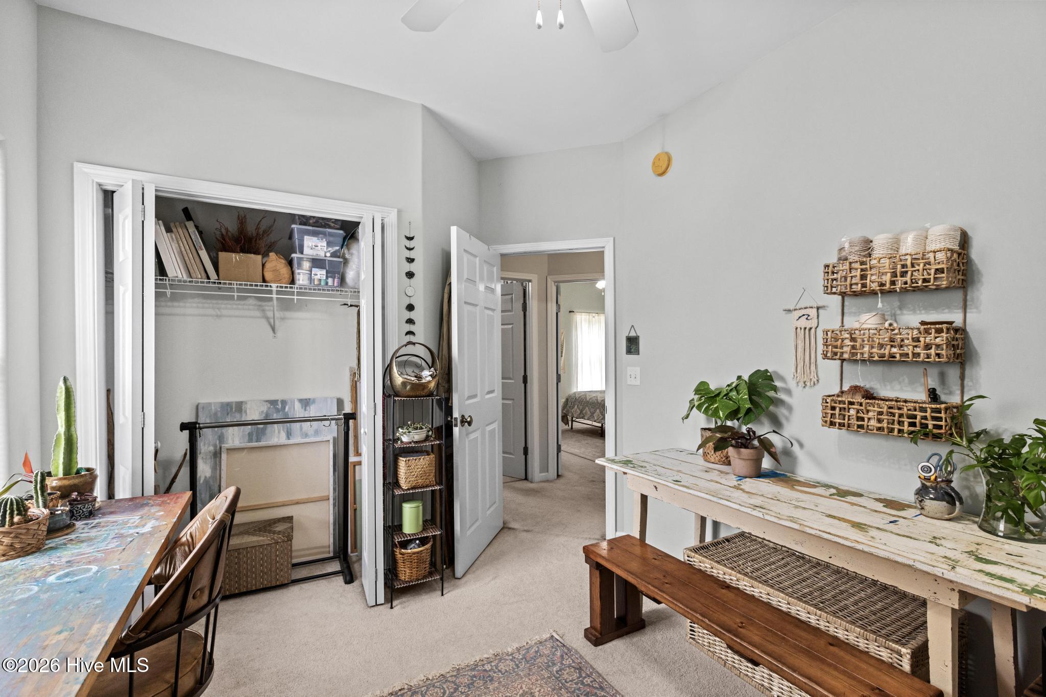 100556084 | Photo 19