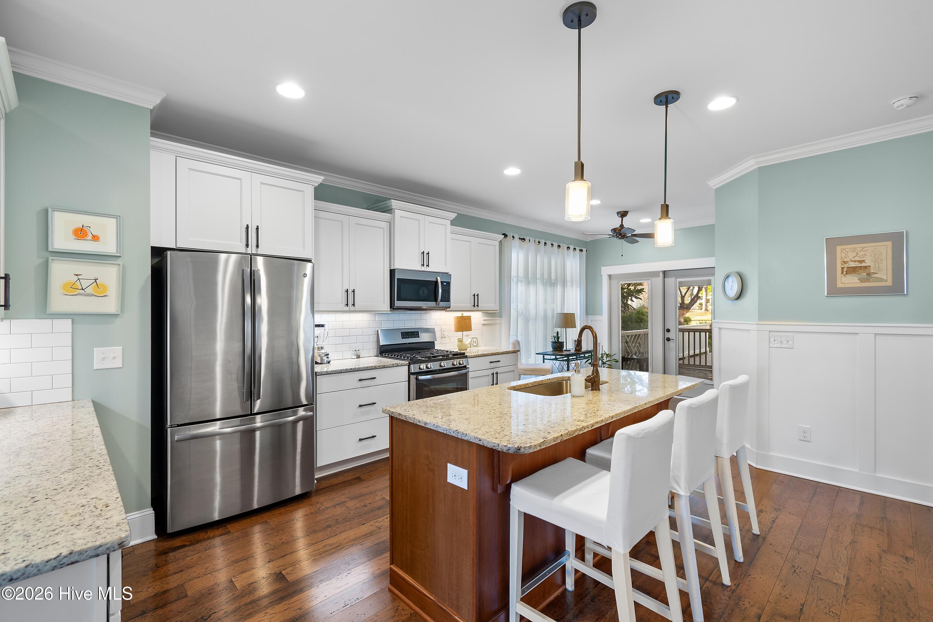 100567092 | Photo 16