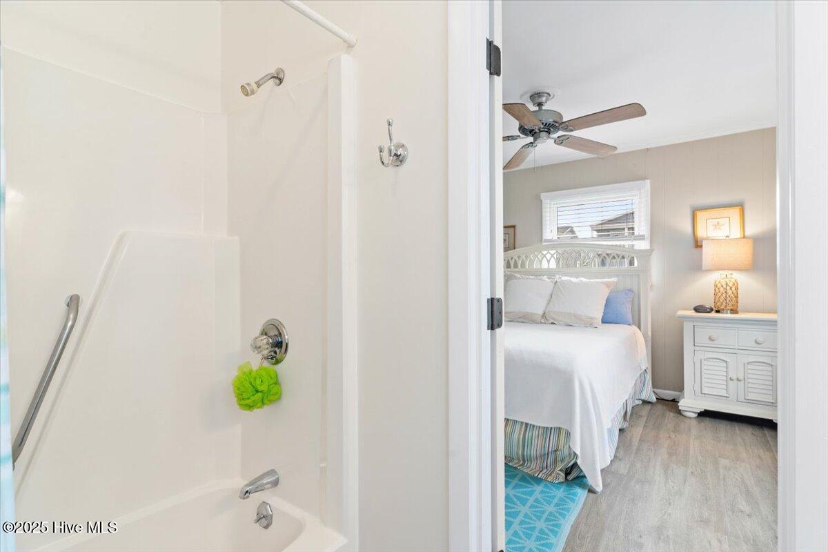 100520015 | Photo 41