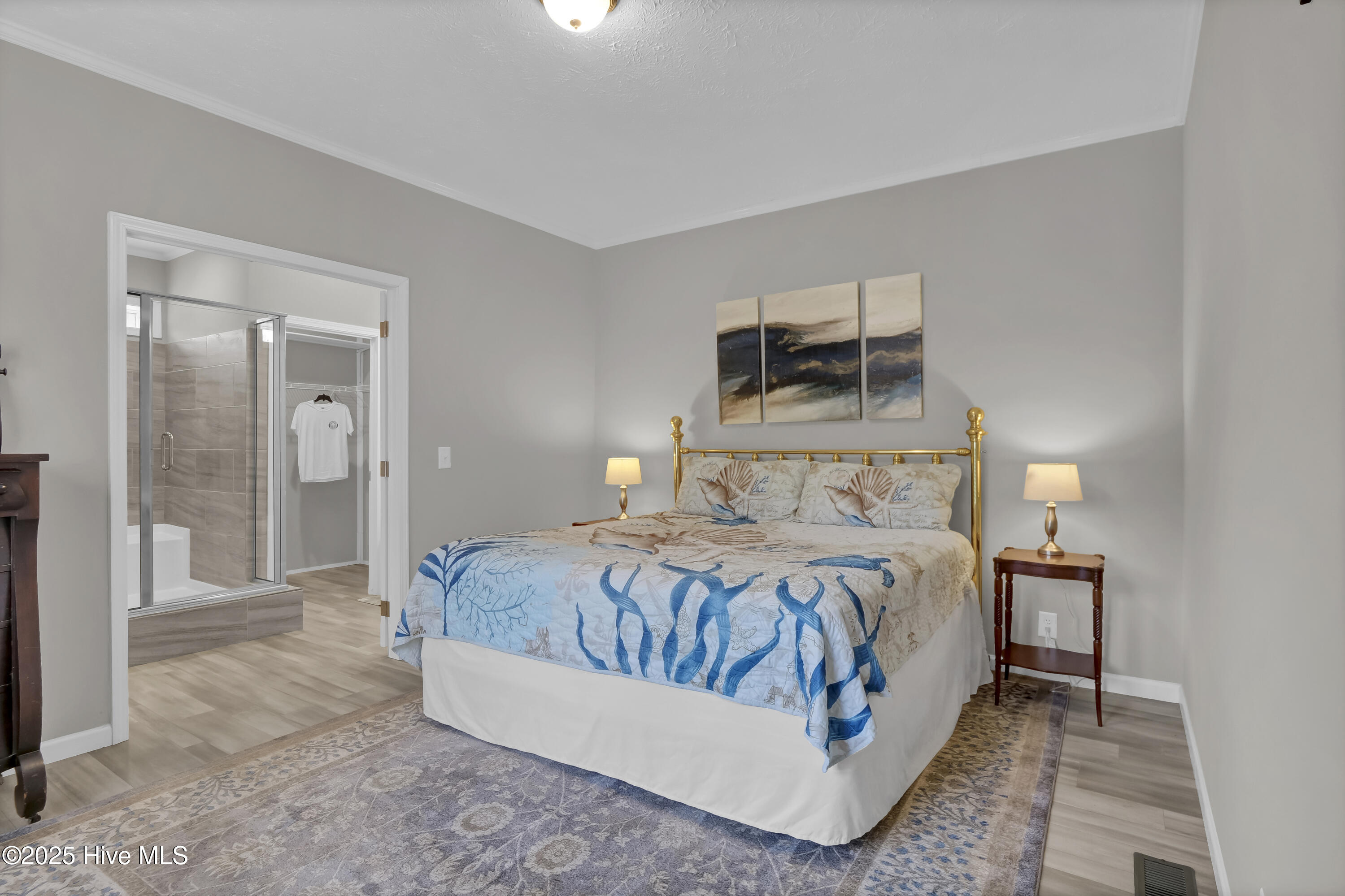 100557833 | Photo 14