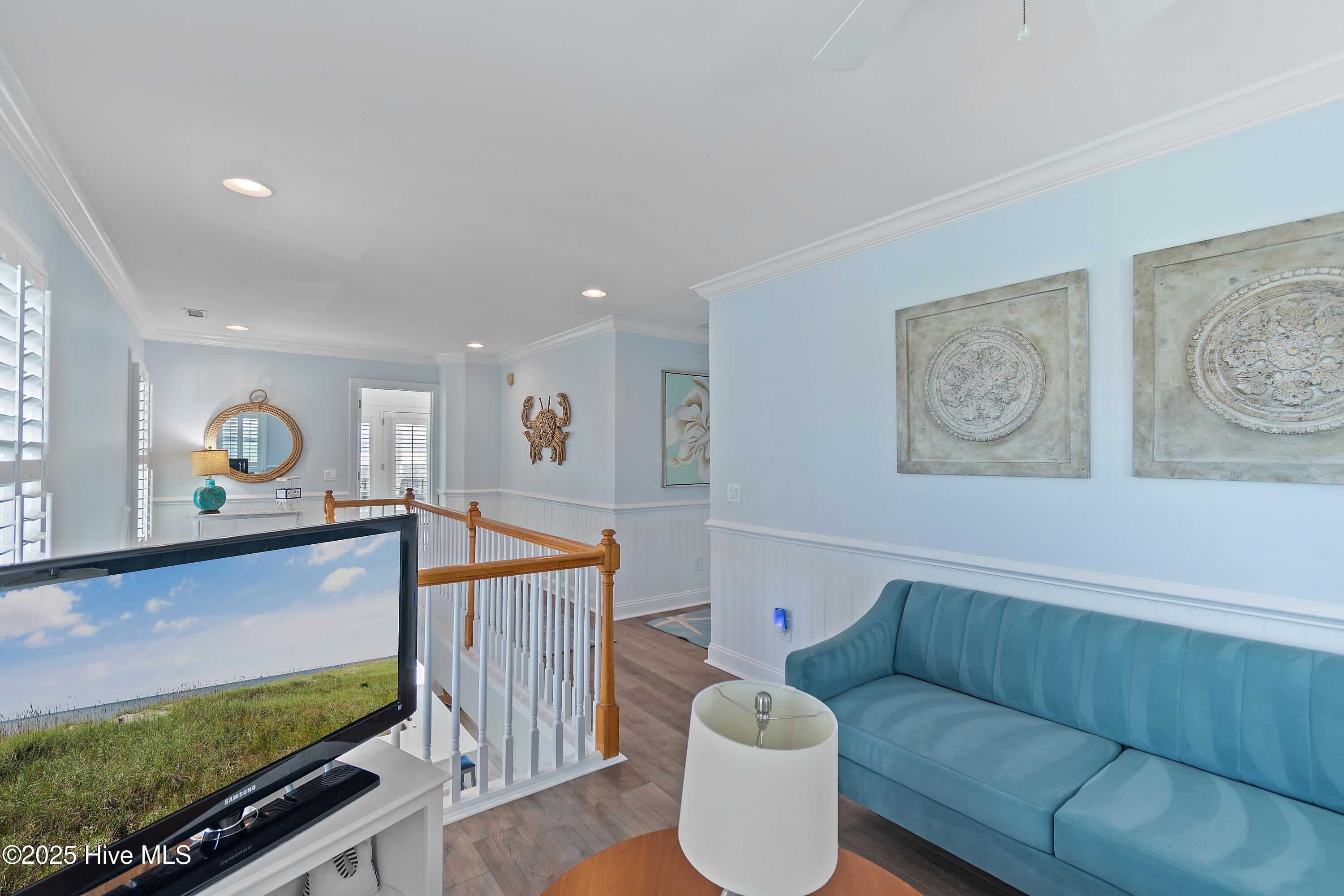 100536702 | Photo 102