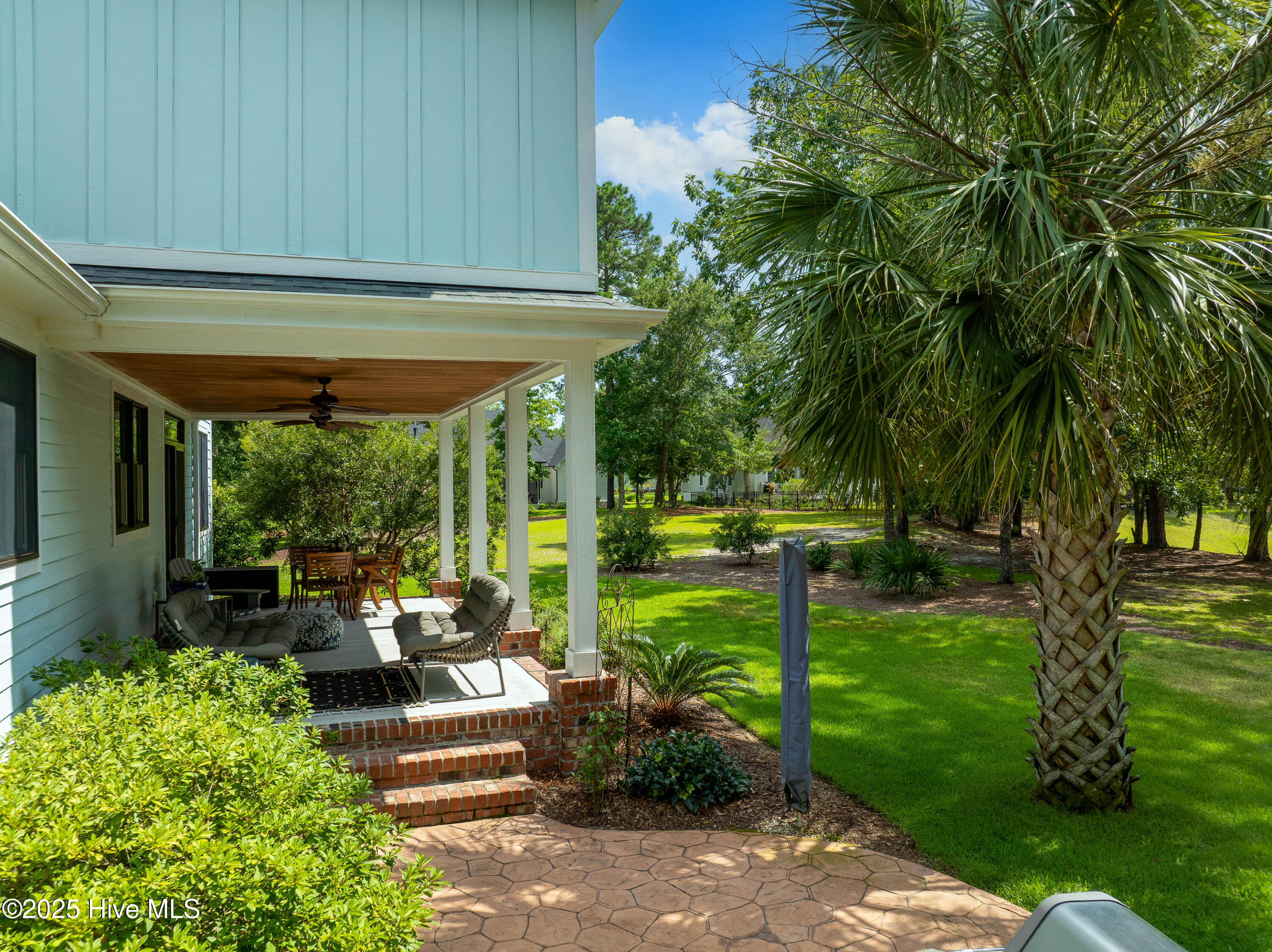 100522220 | Photo 61