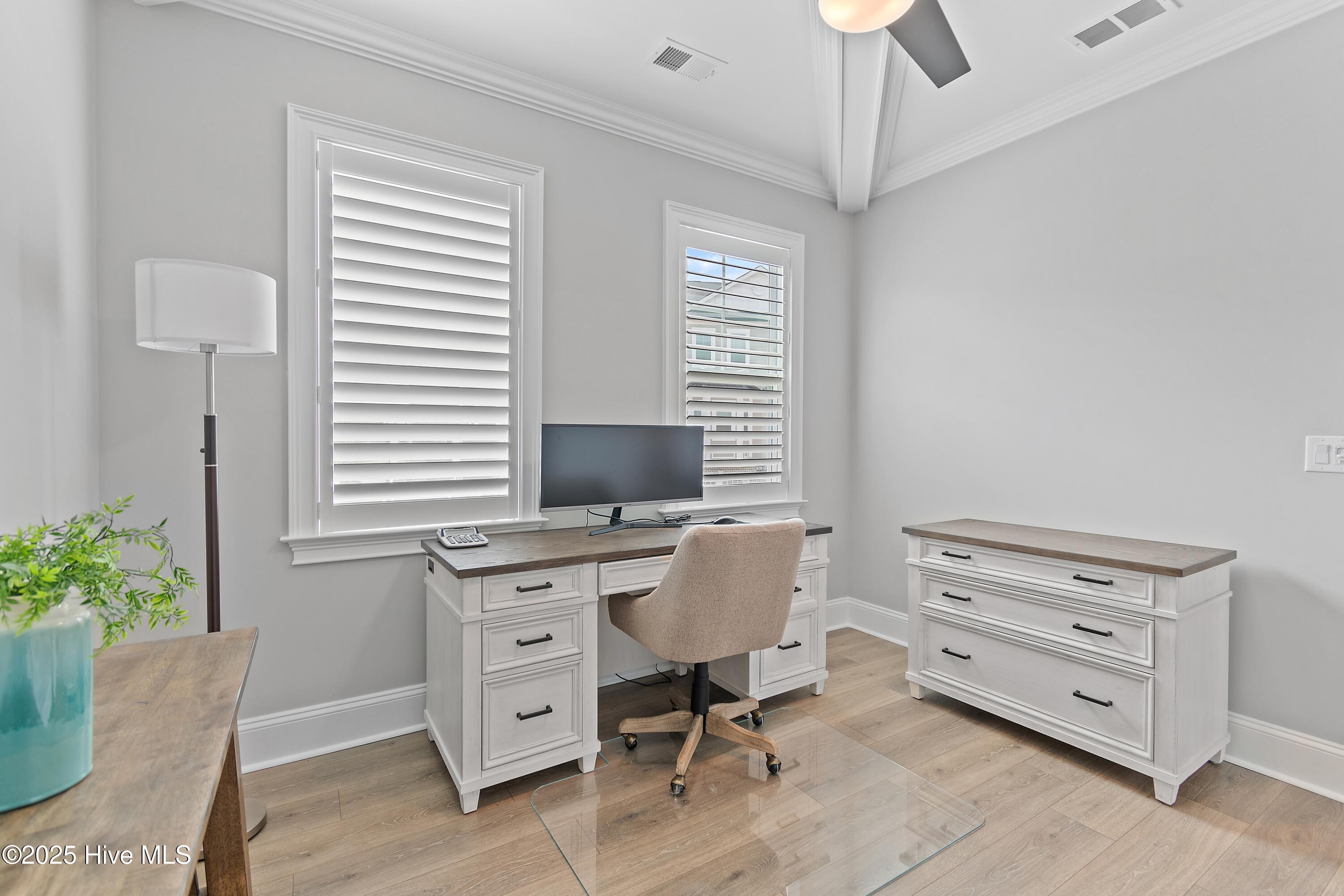 100551206 | Photo 25